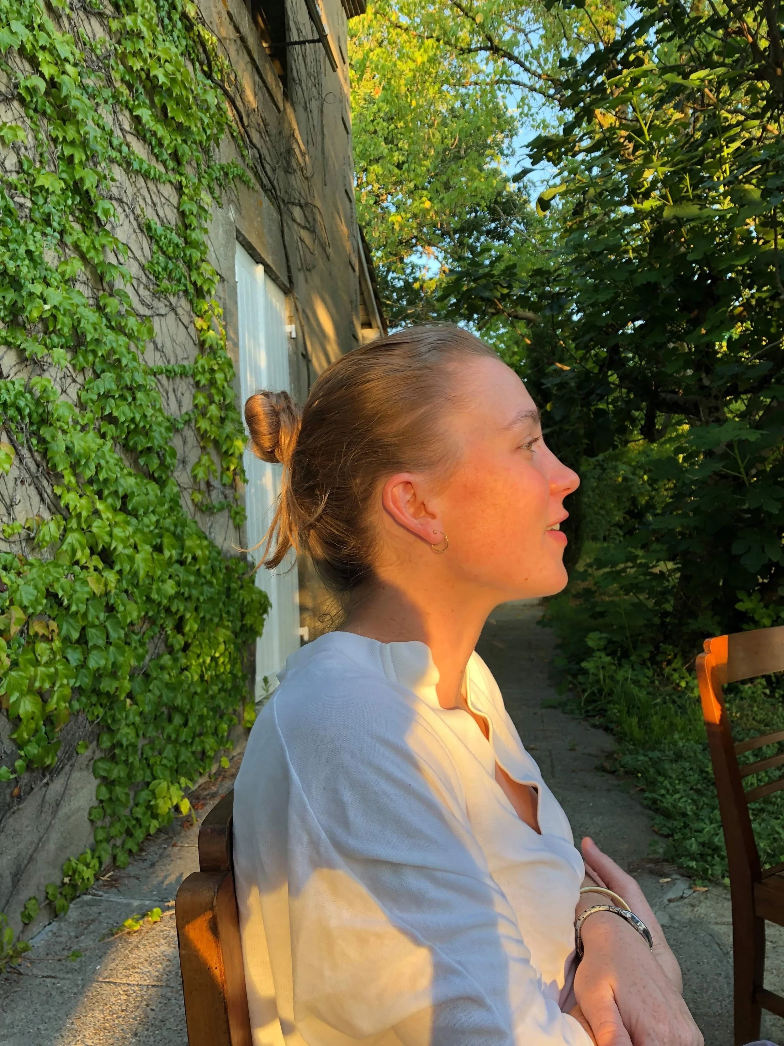 Why Emmi Morgan'S "Am I The Only One?" Resonates - qtiugvw