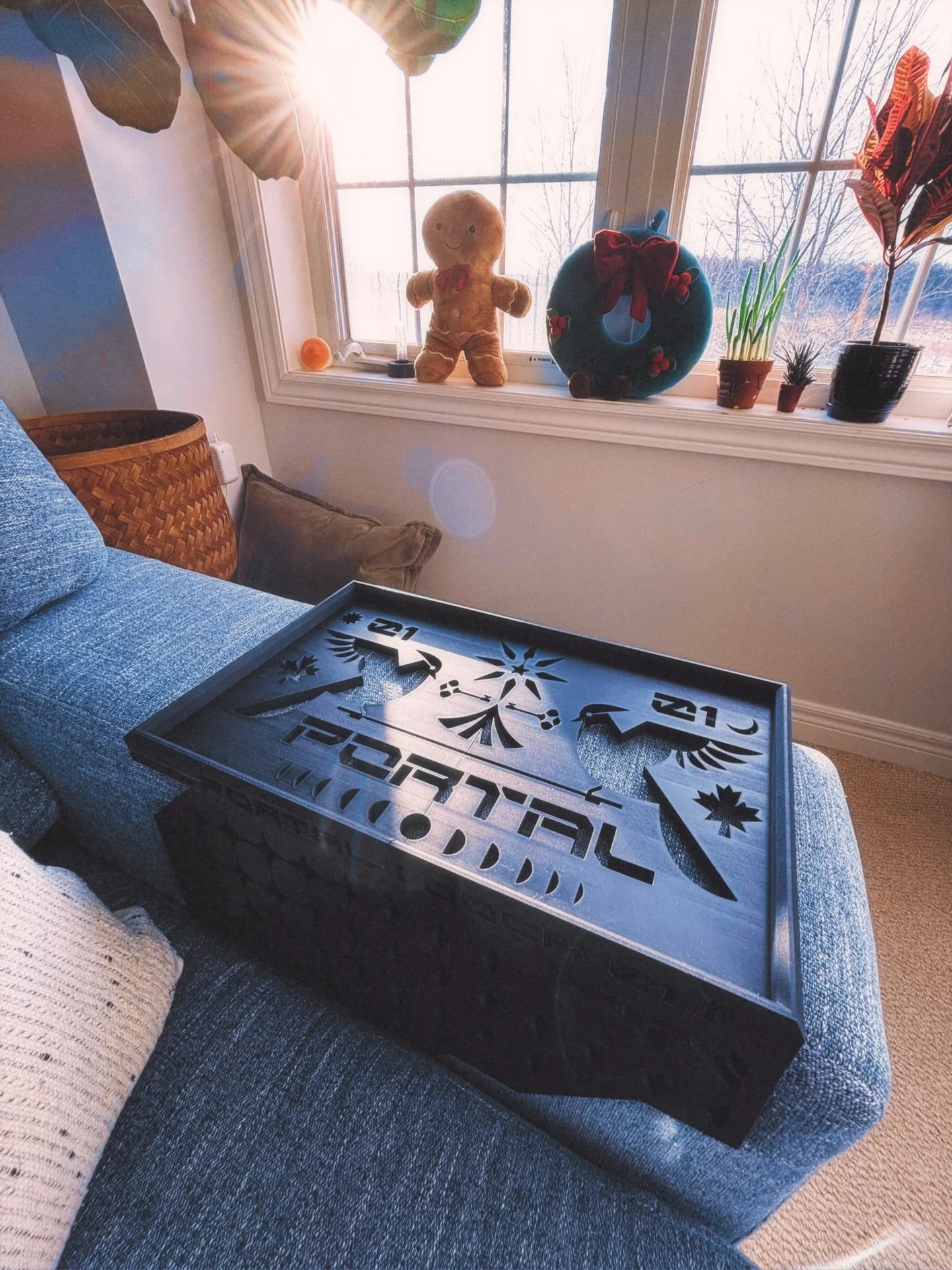 Portal [Dock 01] arm rest tray. This is my first big piece from 3D printing, still getting comfortable with cuts and connectors. Experimenting more of a brutalism design, instead of the previous cyberpunk style, more fitting for home purposes. Again 