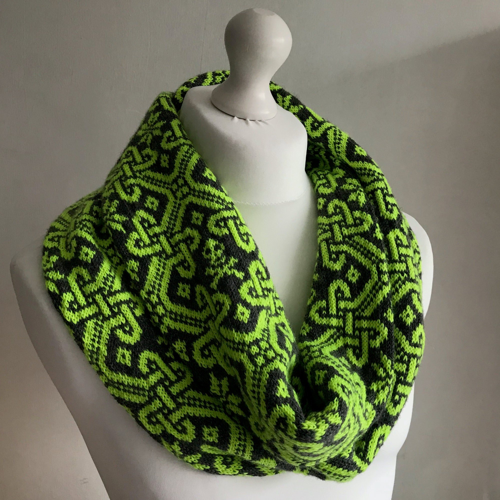 https://i.etsystatic.com/19244135/r/il/d809b0/2990308534/il_fullxfull.2990308534_bwcw.jpg