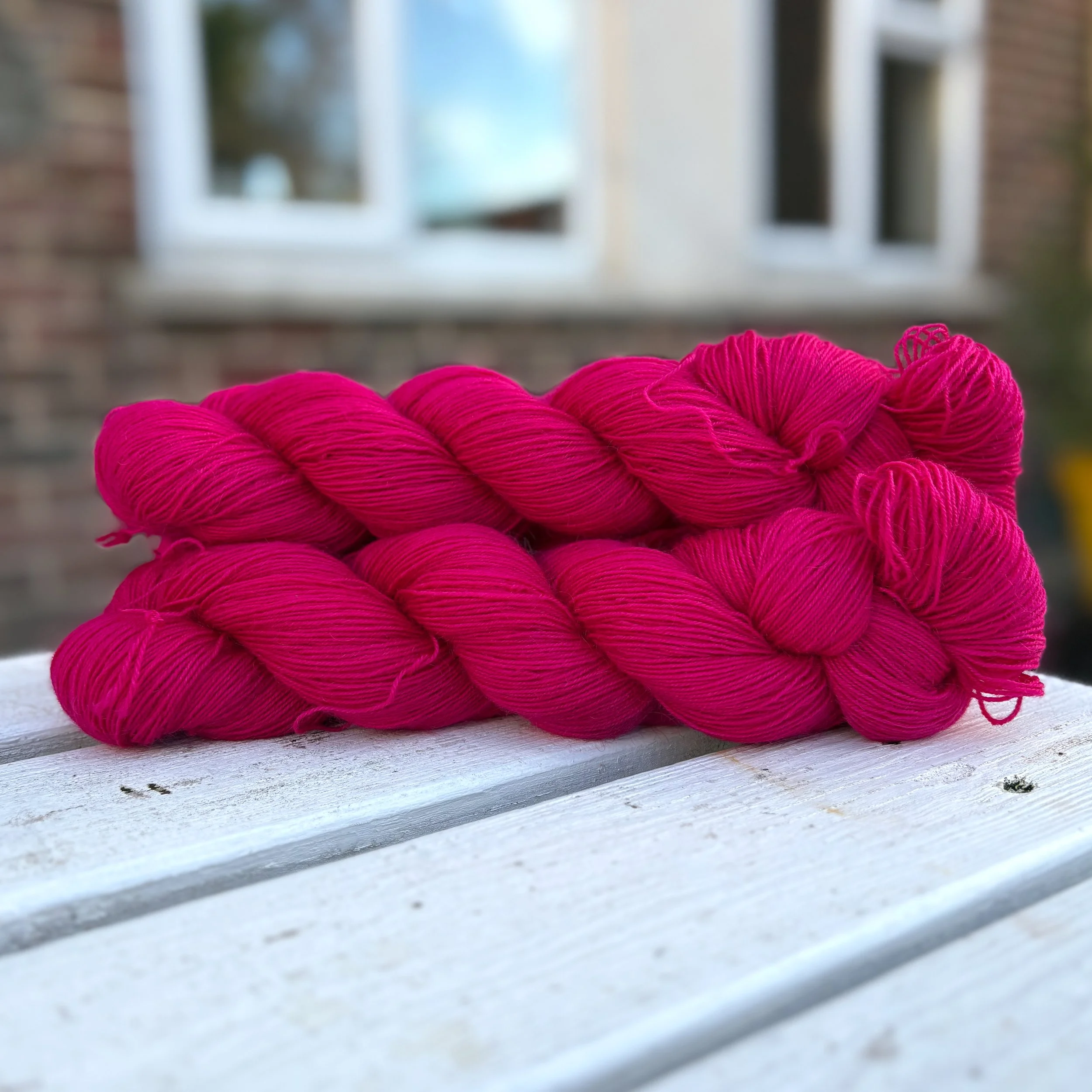 'Pink Rosebud' (Long Fingering)