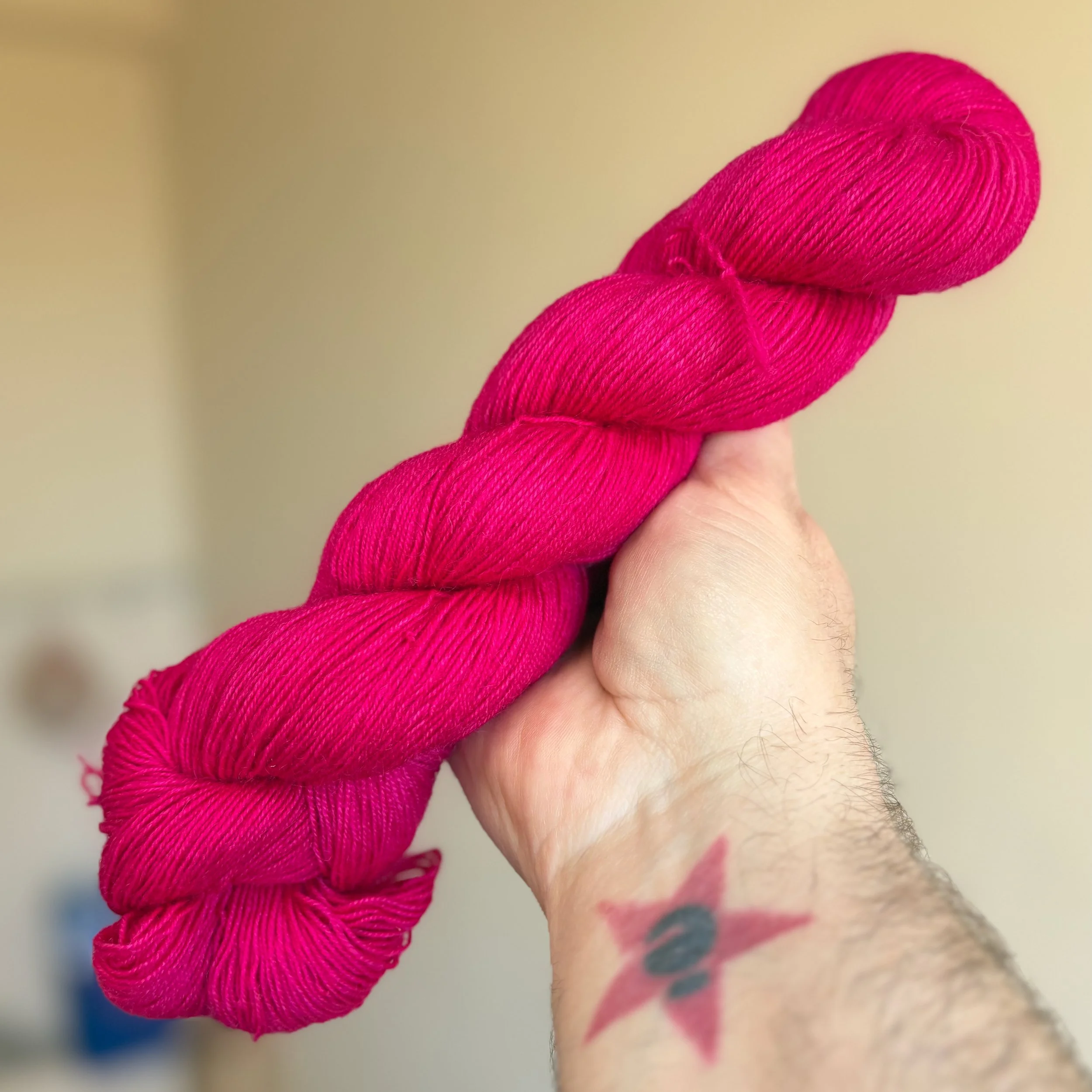 'Pink Rosebud' (Long Fingering)