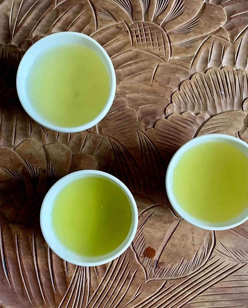 Organic Japanese Sencha 🍃
Sencha is Japan’s most popular tea. The fresh tea shoots are steamed to stop oxidation, then carefully dried and rolled.
Each Sencha offers its own flavor profile - shaped by the terroir, shading time, steaming, and