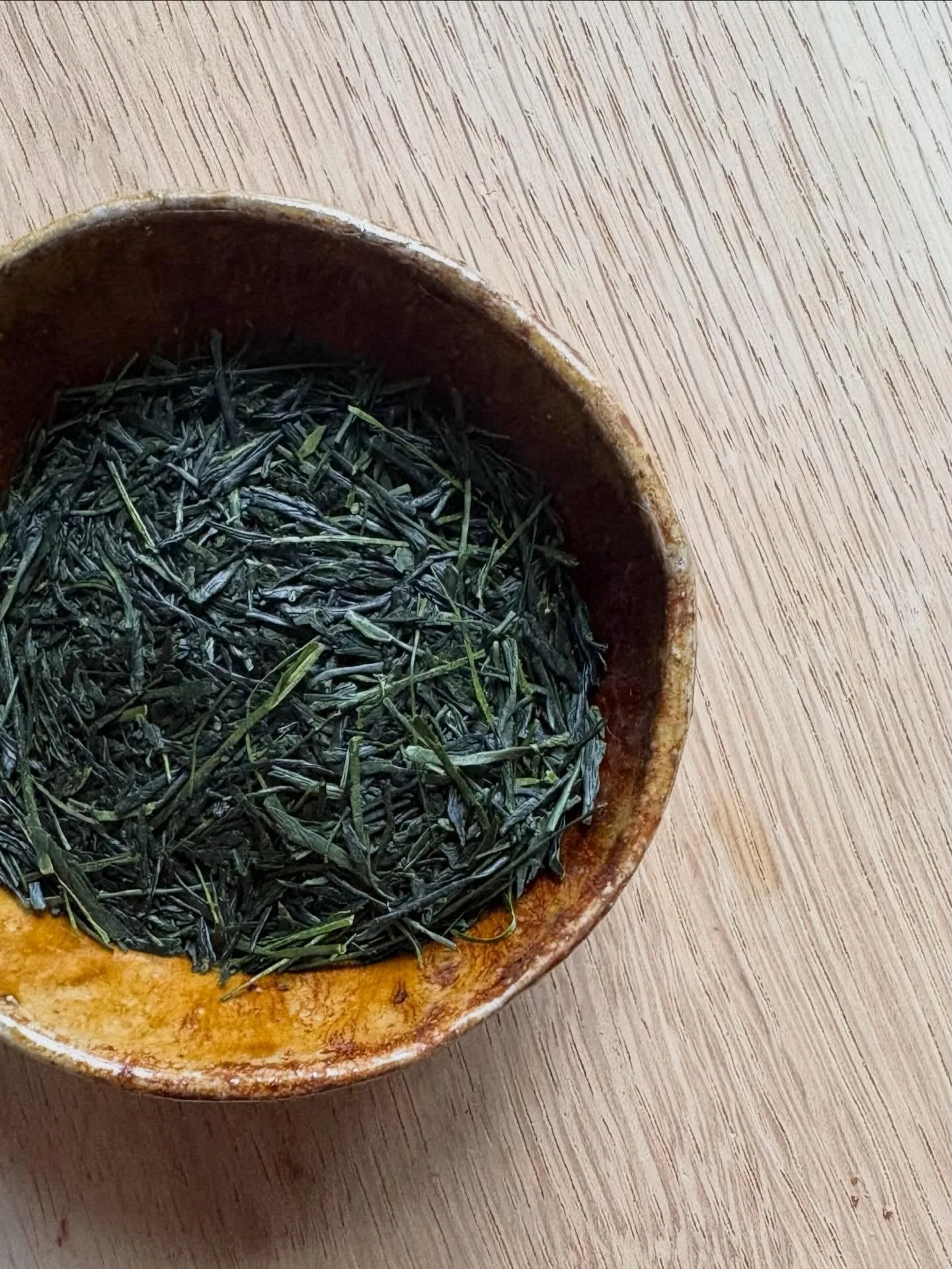 Organic Gyokuro from Kagoshima 🌱🌱

At the moment, we are sampling a selection of organic Gyokuro teas from Kagoshima. During a visit to the tea farms in November, we were reminded what a true indulgence a small cup of well-brewed Gyokuro can be.

T