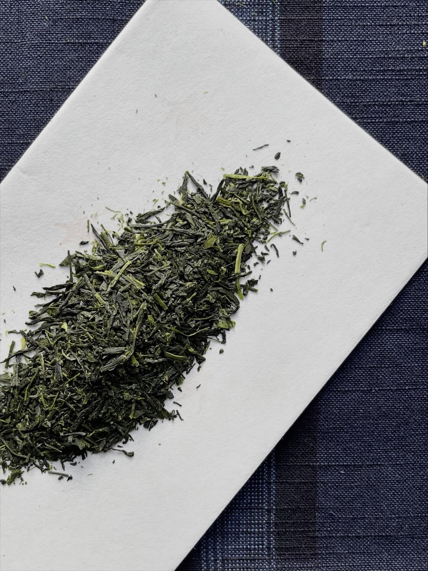 Organic Hanatsumi Sencha 🍵

In the Cup: a bright green tea with deep umami and cherry-like sweet notes and aroma

Organic Hanatsumi Sencha is a blended Sencha made from first harvest (early May) Yabukita and Saemidori mixed with mid-May harvested Ok