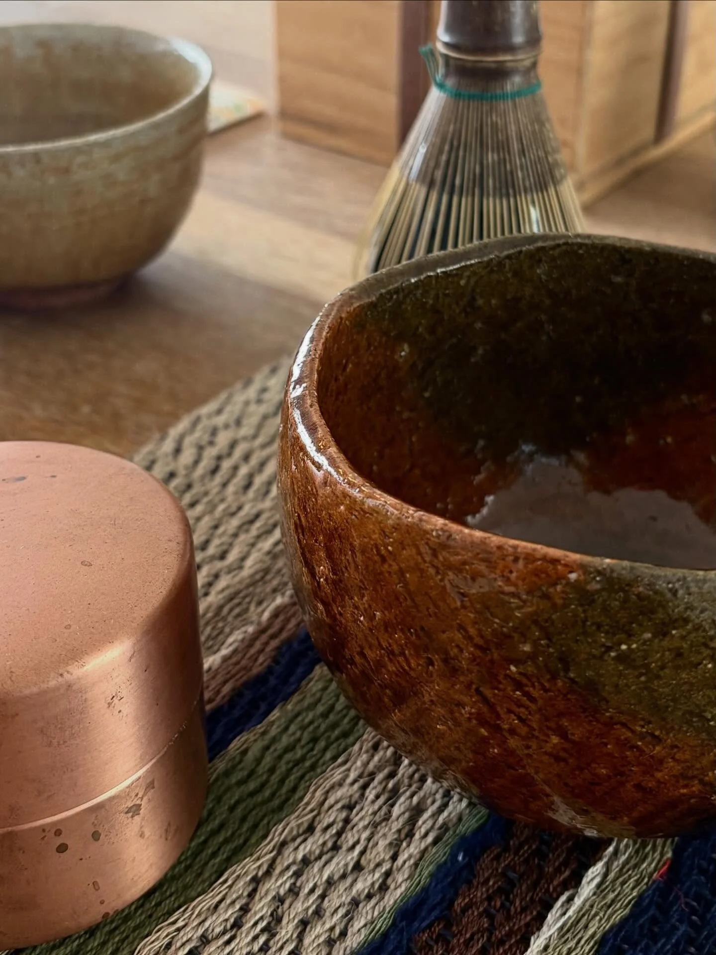 For the love of a vintage chawan 🤎
Explore our collection of beautiful vintage chawans in the webshop.
www.tystte.dk