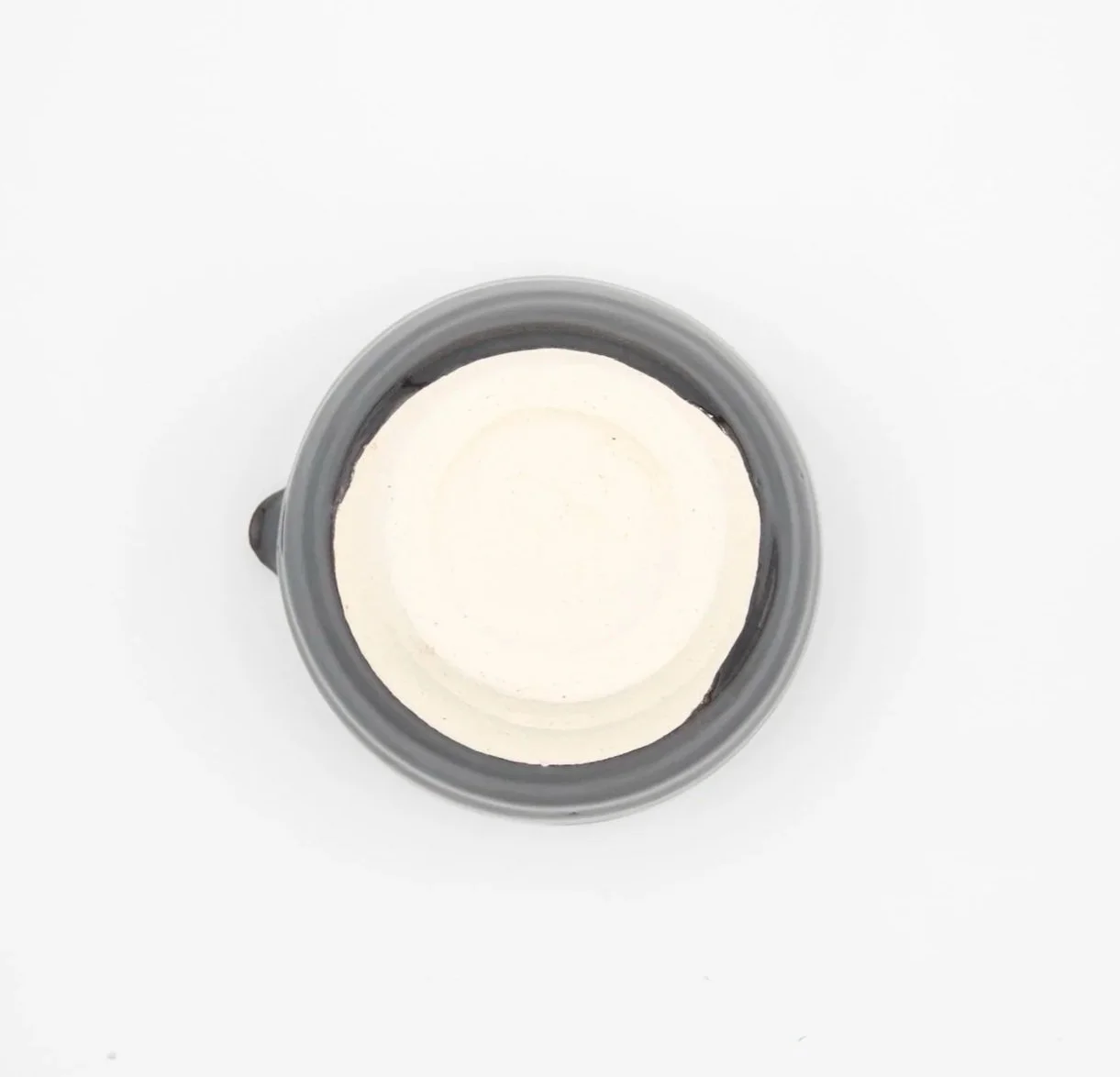 Tyst_Kittachi_Chawan_Spout_Black_back.jpg