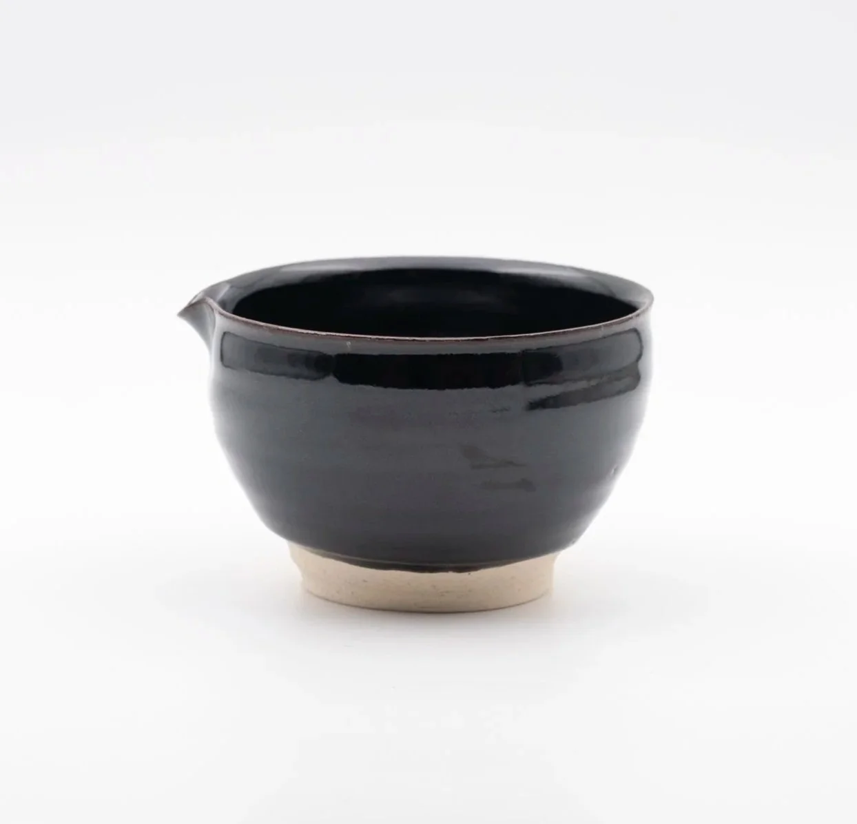 Tyst_Kittachi_Chawan_Spout_Black.jpg