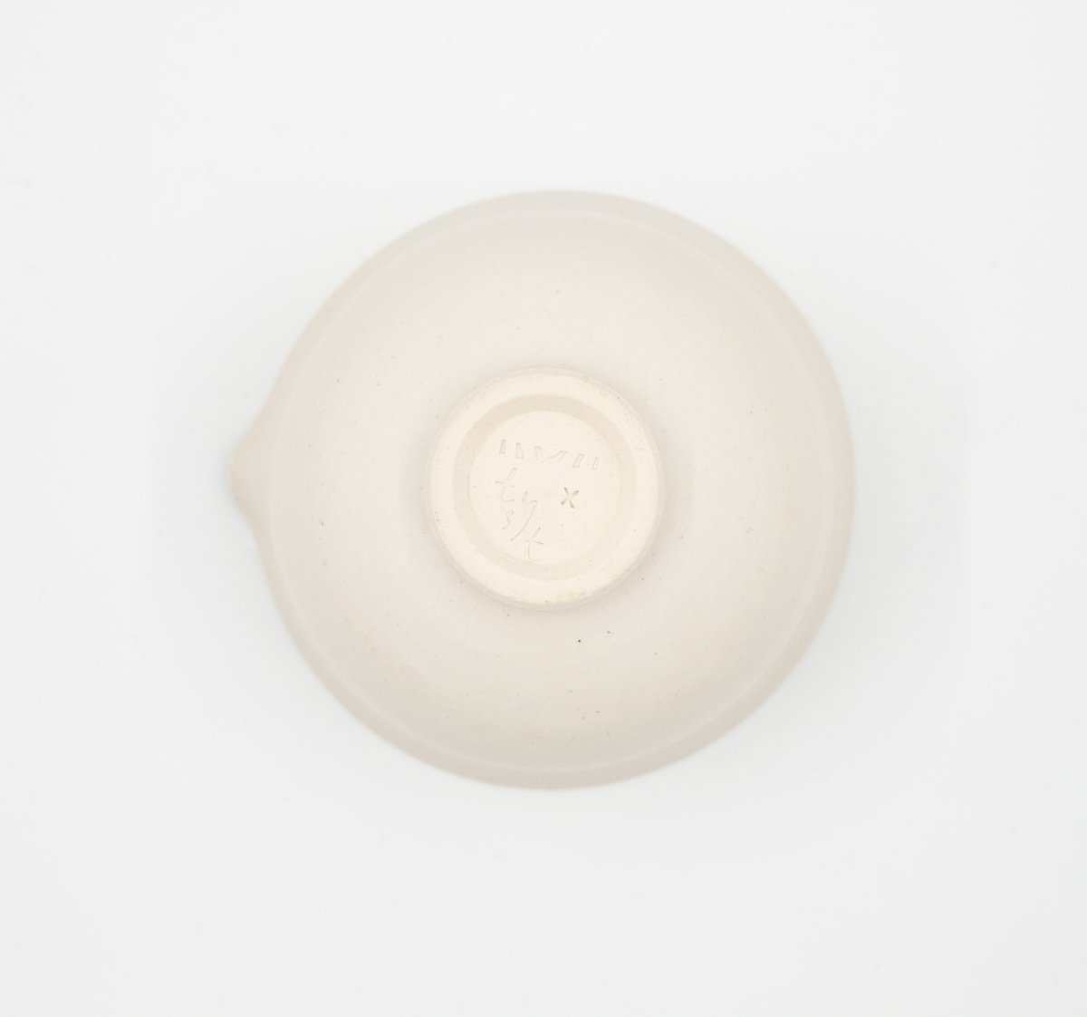 Lytken_Tyst_Chawan_Spout_bottom.jpg