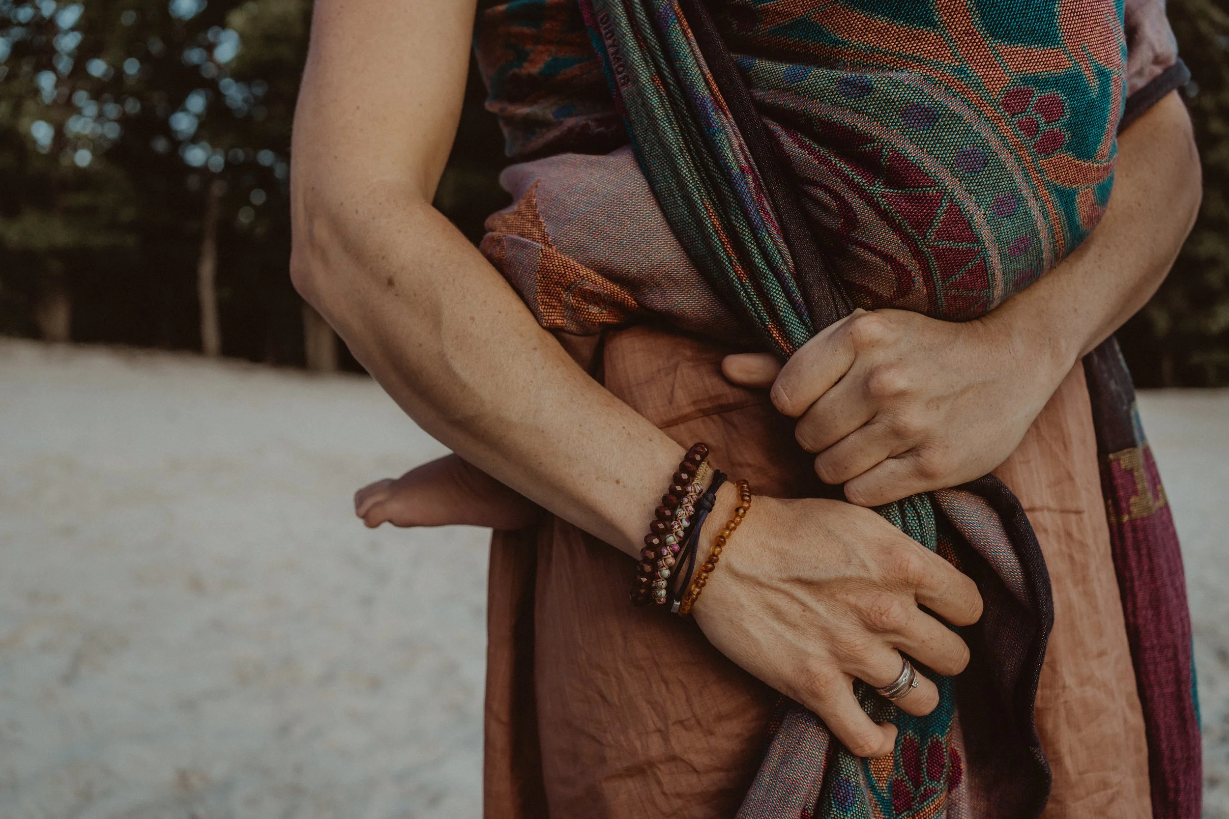 Draagdoek knopen, branding fotografie draagconsulente.