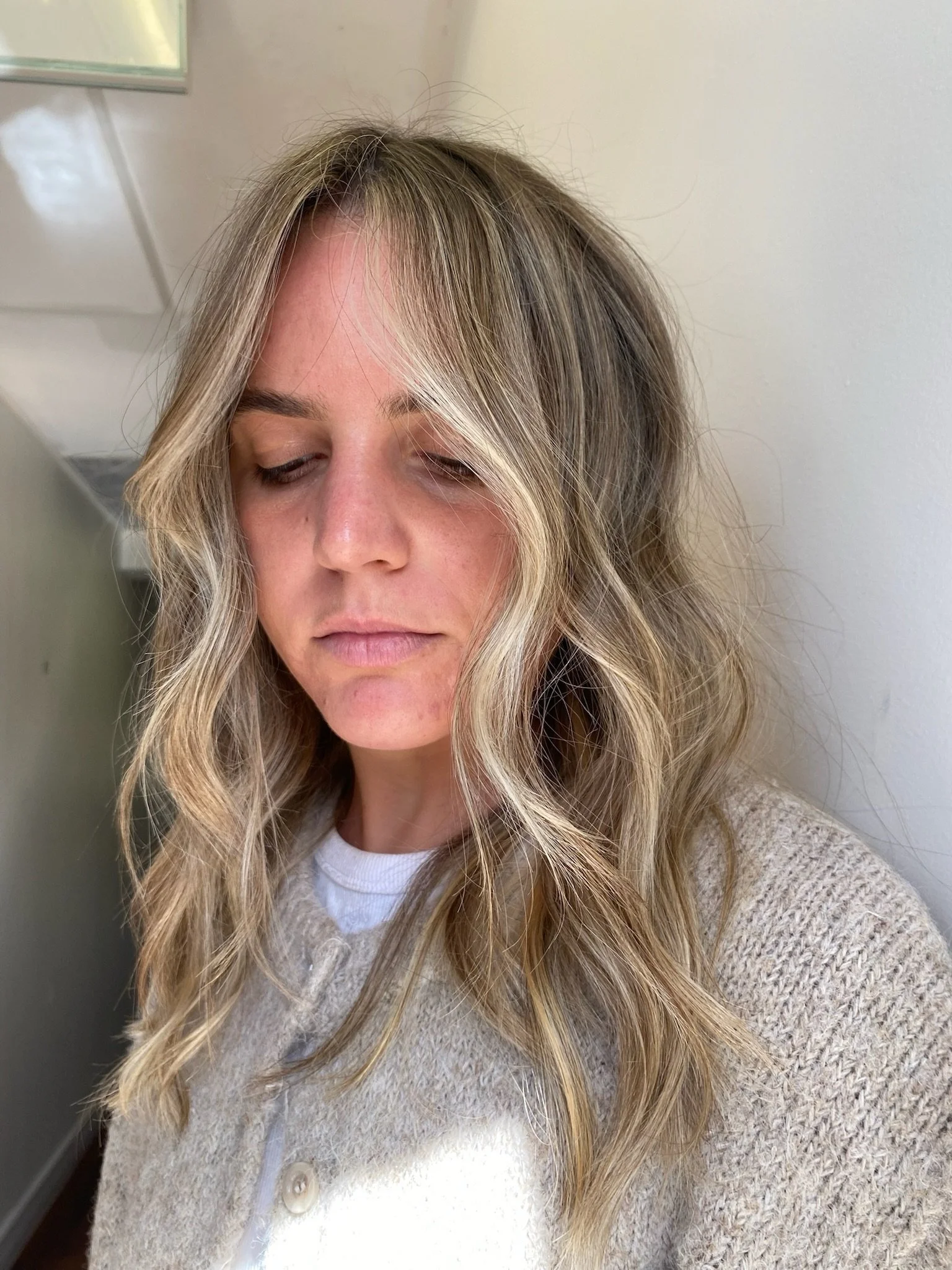Hey Siri, find me the best blonde specialists in Coolangatta 📍💁🏼&zwj;♀️

Whether you&rsquo;re dreaming of a bright blonde or lived-in colour, we&rsquo;ve got you.

#maverickhairsalon #awardwinningsalon #livedincolour #blondespecialists