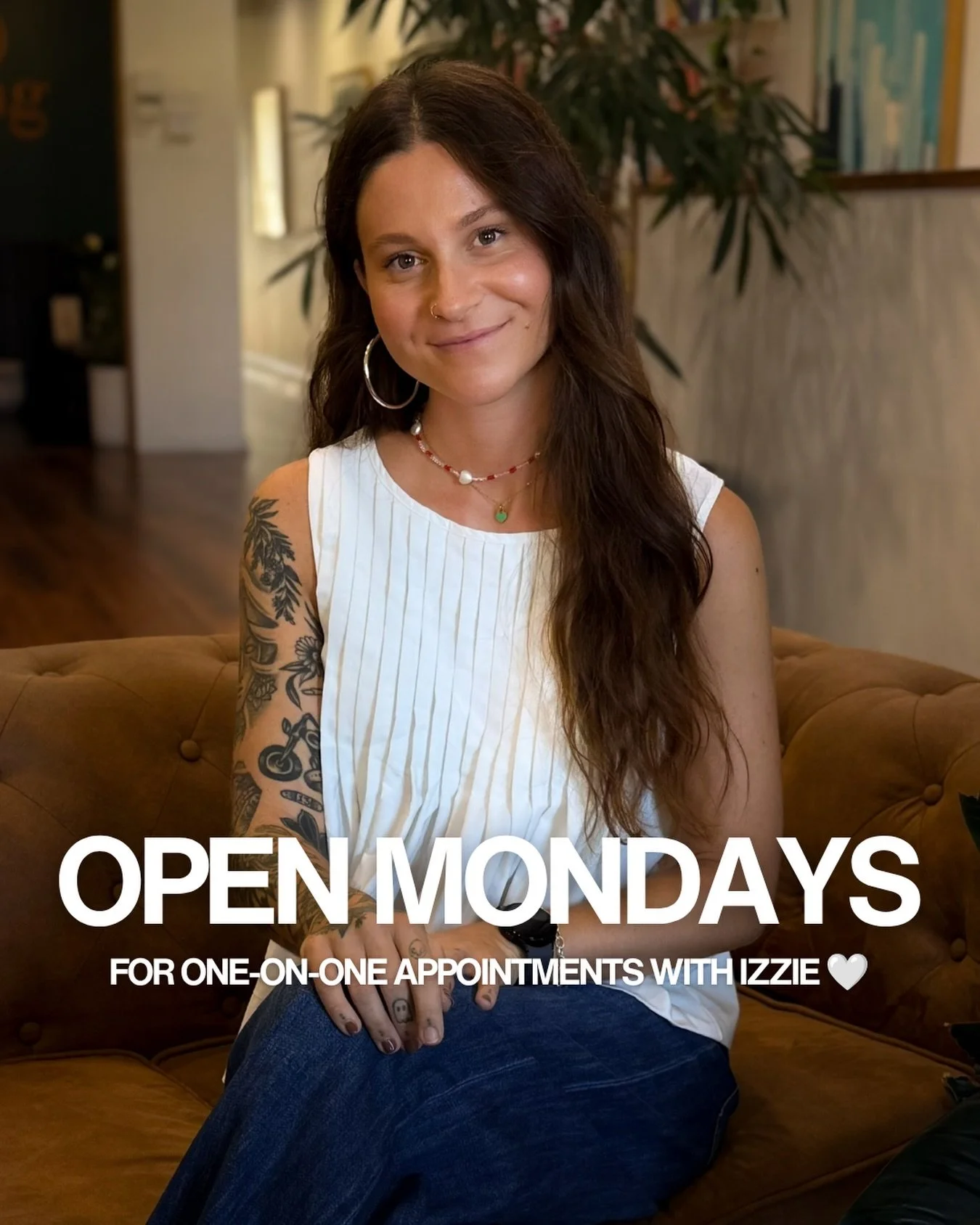 Did you know we are open on Mondays? The perfect time to book a quiet space for one-on-one appointments with our beautiful master stylist @izzie_maverickhair 💌

Head to our link in bio to secure your appointment.

#maverickhairsalon #awardwinningsal