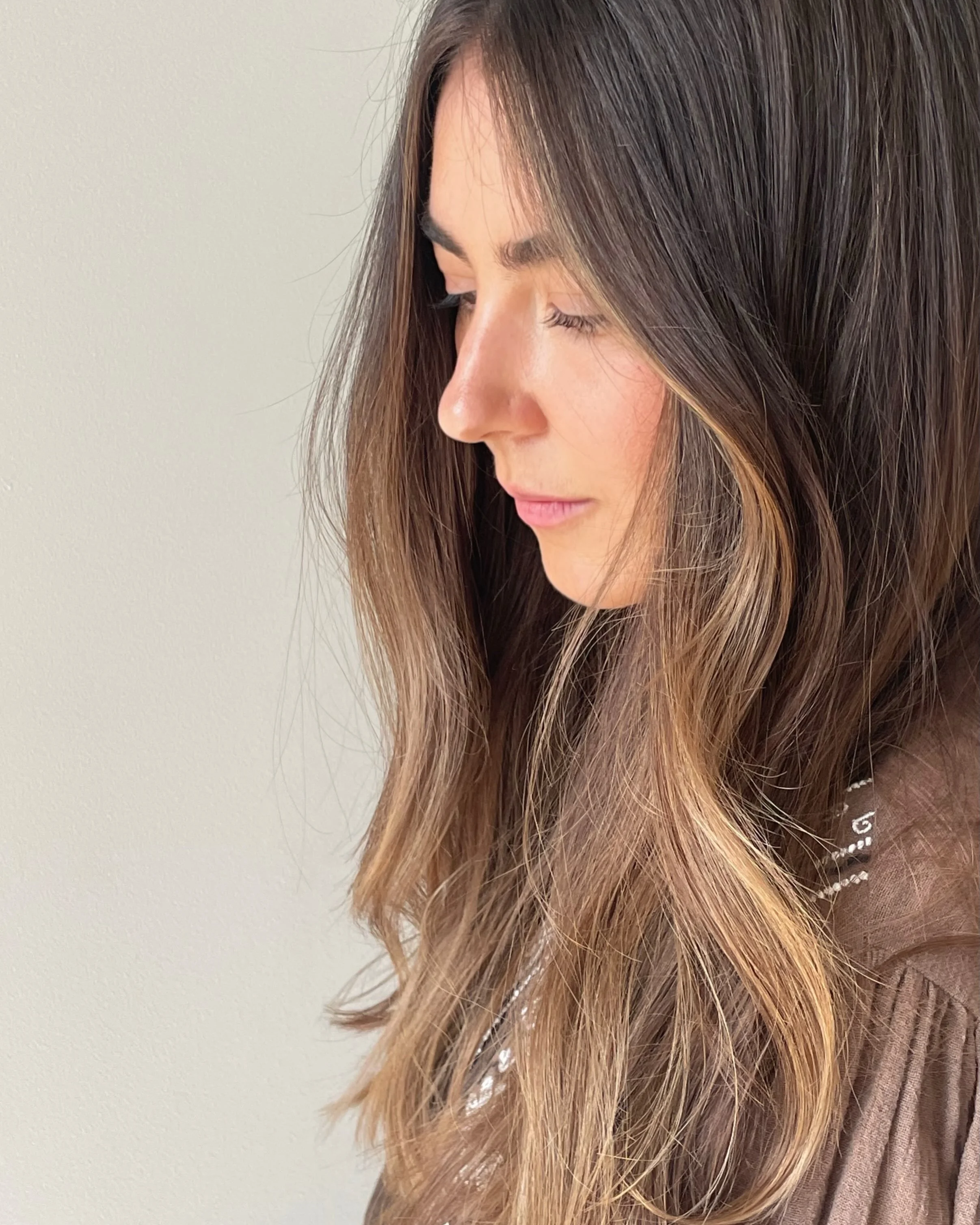 Soft golden BRONDE by @harrison_maverickhair 🤎

This colour is all about creating dimension with just the right amount of subtle brightness to beautifully frame the face.

#maverickhairsalon #awardwinningsalon #bronde #faceframe