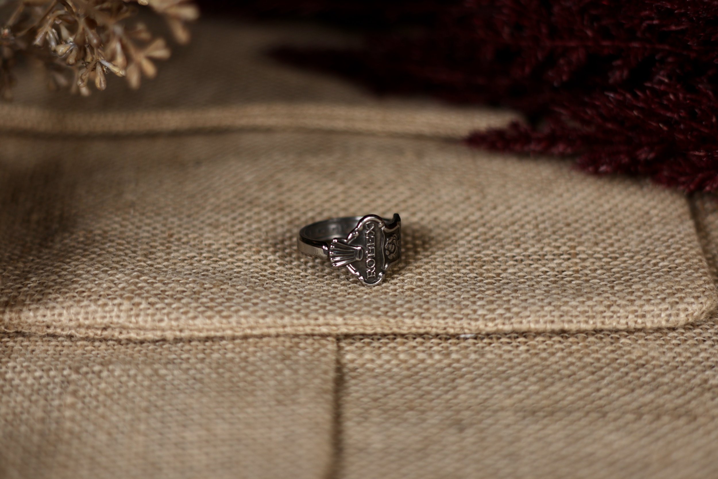 Discover a unique collection featuring Rolex, spoon rings, and Norwegian silver cutlery, including antique silverware, handcrafted jewelry, and Scandinavian design pieces.