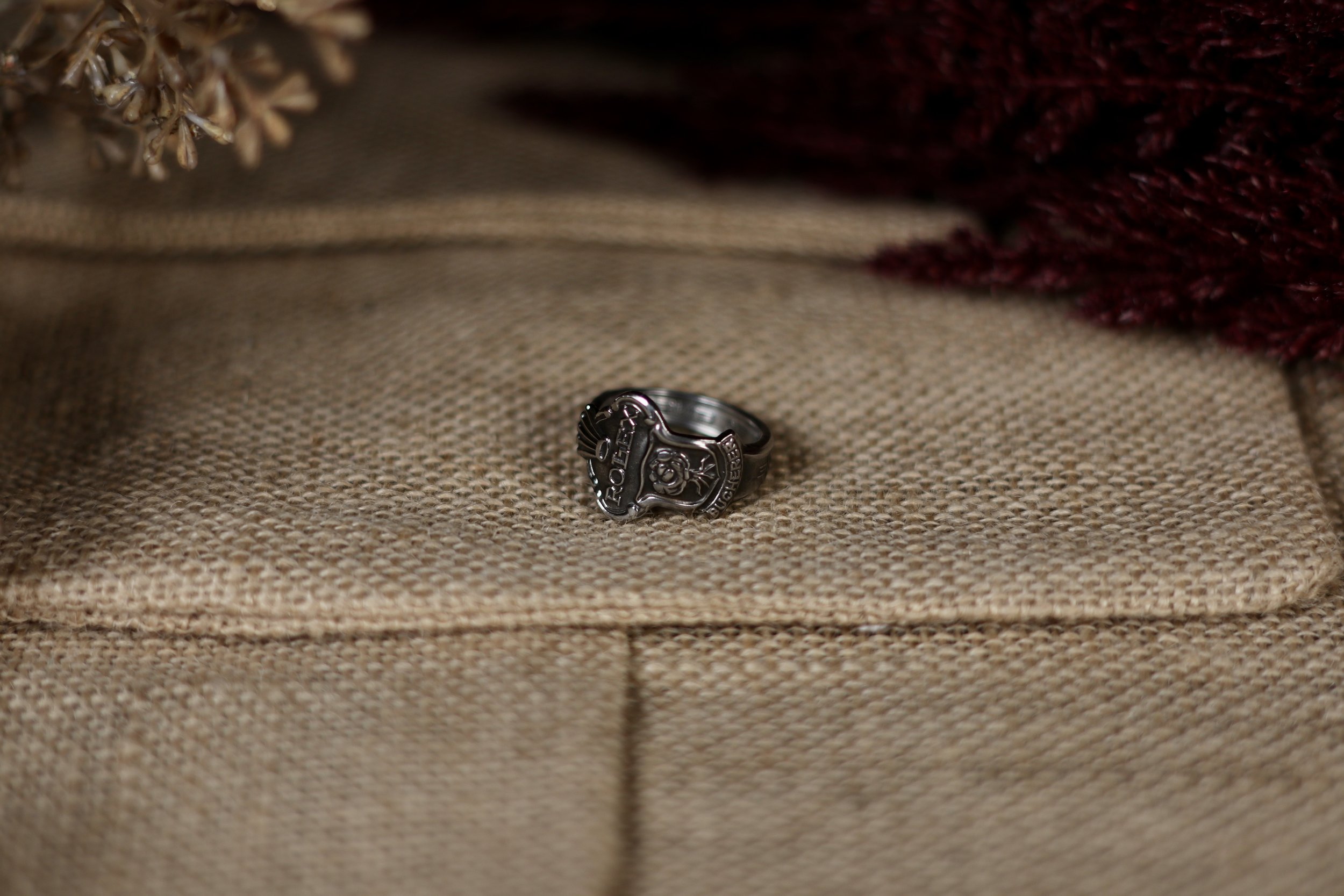 Discover a unique collection featuring Rolex, spoon rings, and Norwegian silver cutlery, including antique silverware, handcrafted jewelry, and Scandinavian design pieces.