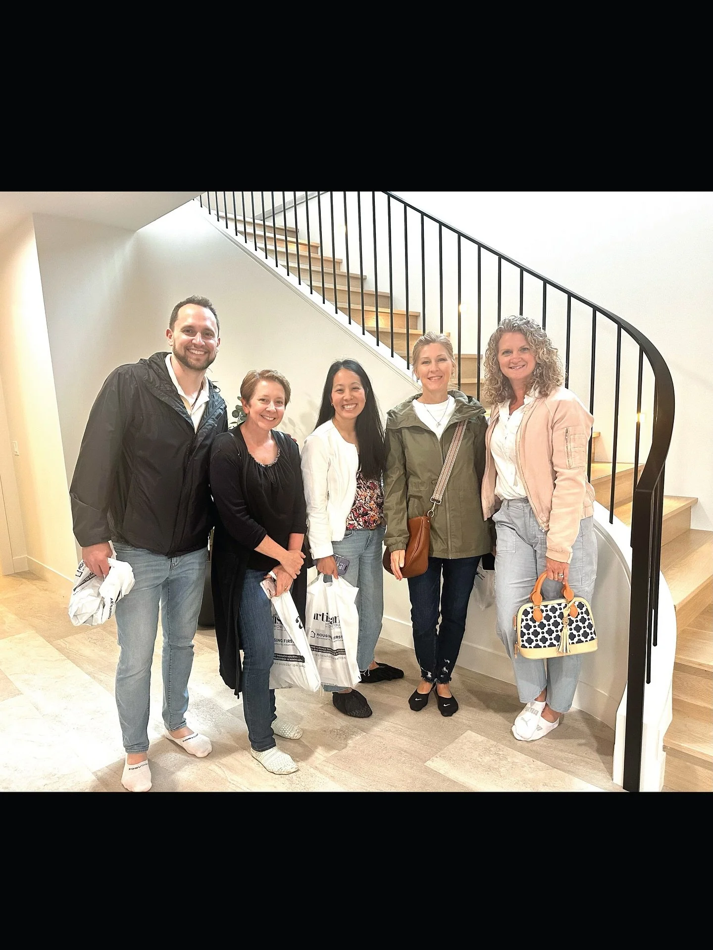 Had a great time on the Artisan Home Tour yesterday with these members of the Real Estate Staging Association. It&rsquo;s always fun to see different wall and ceiling treatments that others come up with. Here are a few we saw along the way. Remember,
