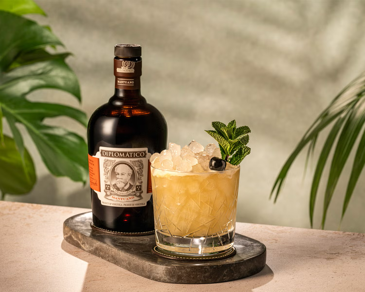 Stratton x Diplomático Rum