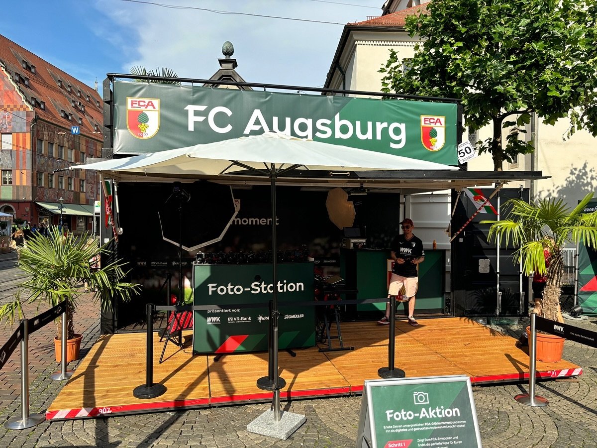 Unsere 3D-Photobooth bei den Augsburger Sommern&auml;chten 2024
😎☀️🌴
#timefreeze #3dtimefreeze #3dphotobooth #photobooth #3dfotobox #wigglegram #3dfotobox #3dgif #advertising #brandactivation #livemarketing