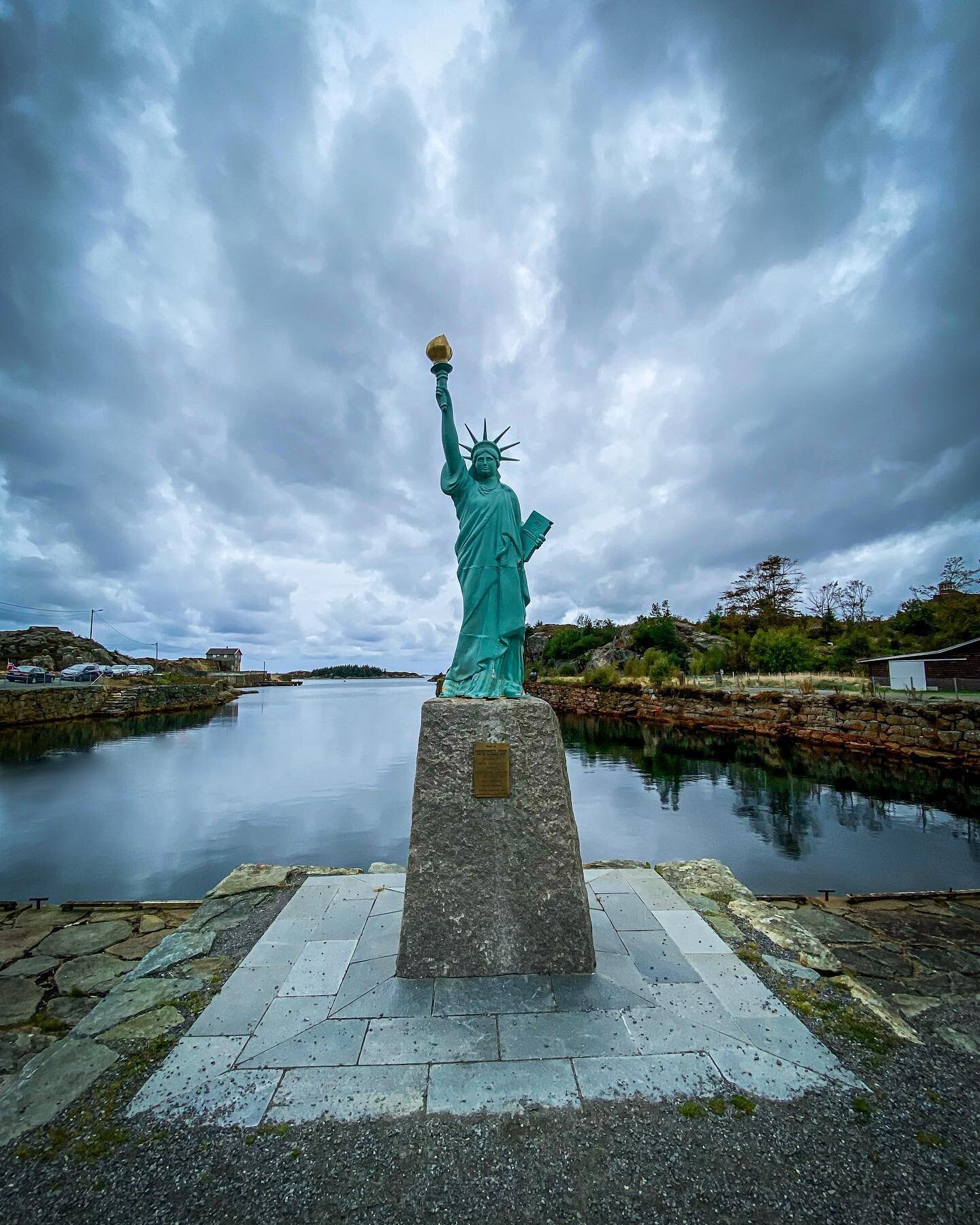 Did you know that the Statue of Liberty in New York is built of copper from the Visnes Mines! Definitely something worth seeing on your next roadtrip👍🏻
🔹
🔹
🔹

#atlascarrental #norge #statueofliberty #carrental #enjoy #visitnorway #haugasund #vis