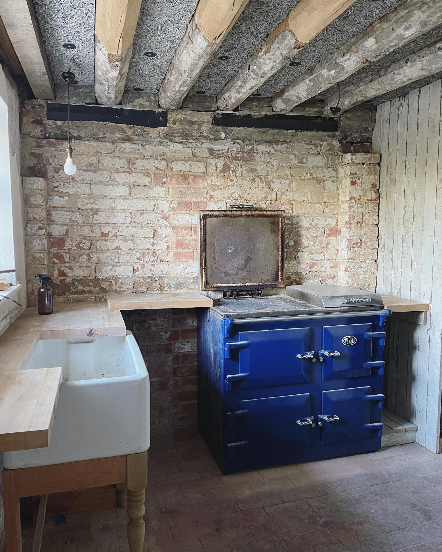 Kitchen progress!!! However, I need to make my mother in law a birthday cake for Saturday. Can one do Dorset apple cake in a microwave? On a barbecue?