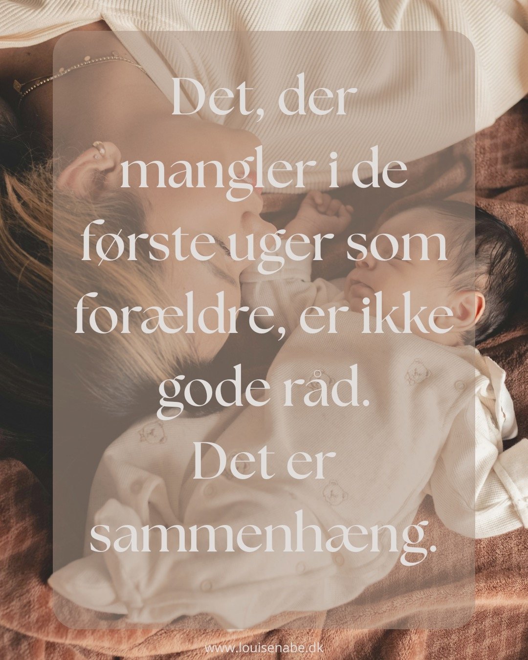 I de f&oslash;rste uger som for&aelig;ldre er det ikke flere aftaler og flere fagpersoner, man har brug for.
Det er f&aelig;rre.
Og &eacute;n, der f&oslash;lger &eacute;n.

Det er derfor, jeg har skabt Sikker Start.

Med mig som jeres faste st&oslash