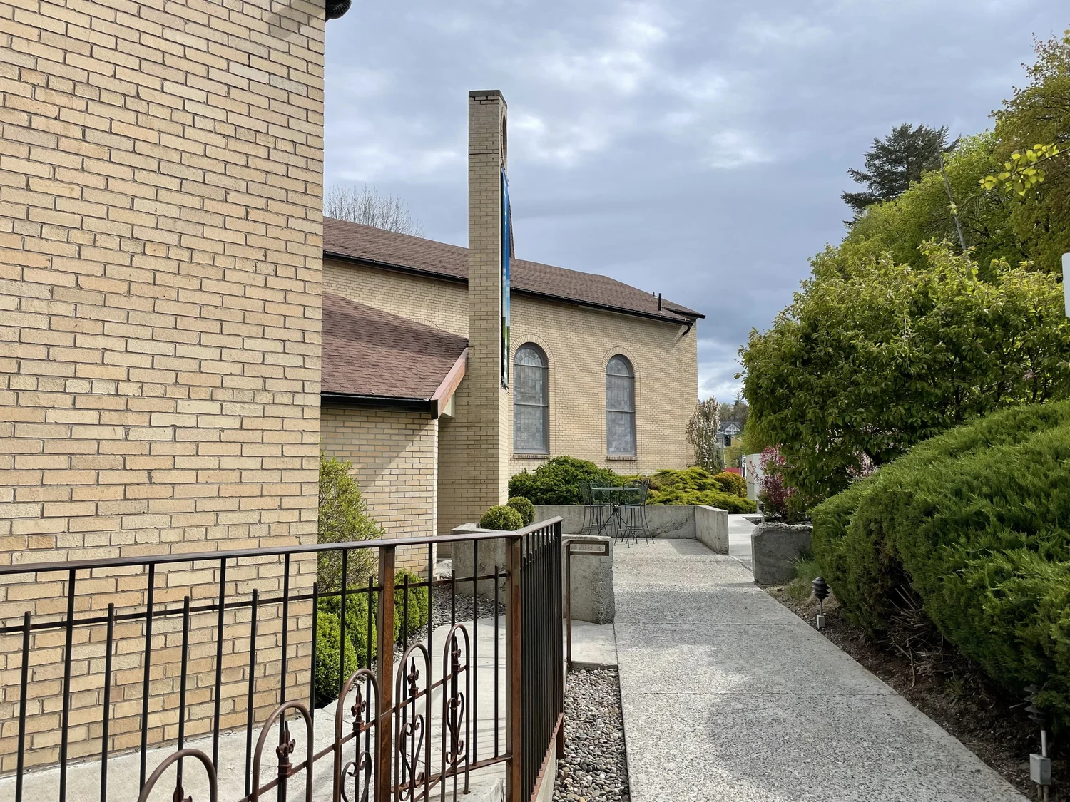 hillschurch.com