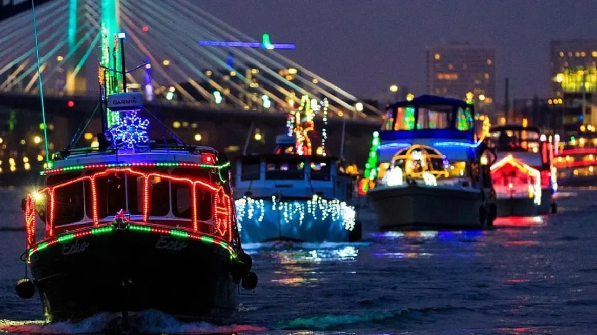 Portland-christmas-ships-cc-instagrampdxwinterlightfetival.webp