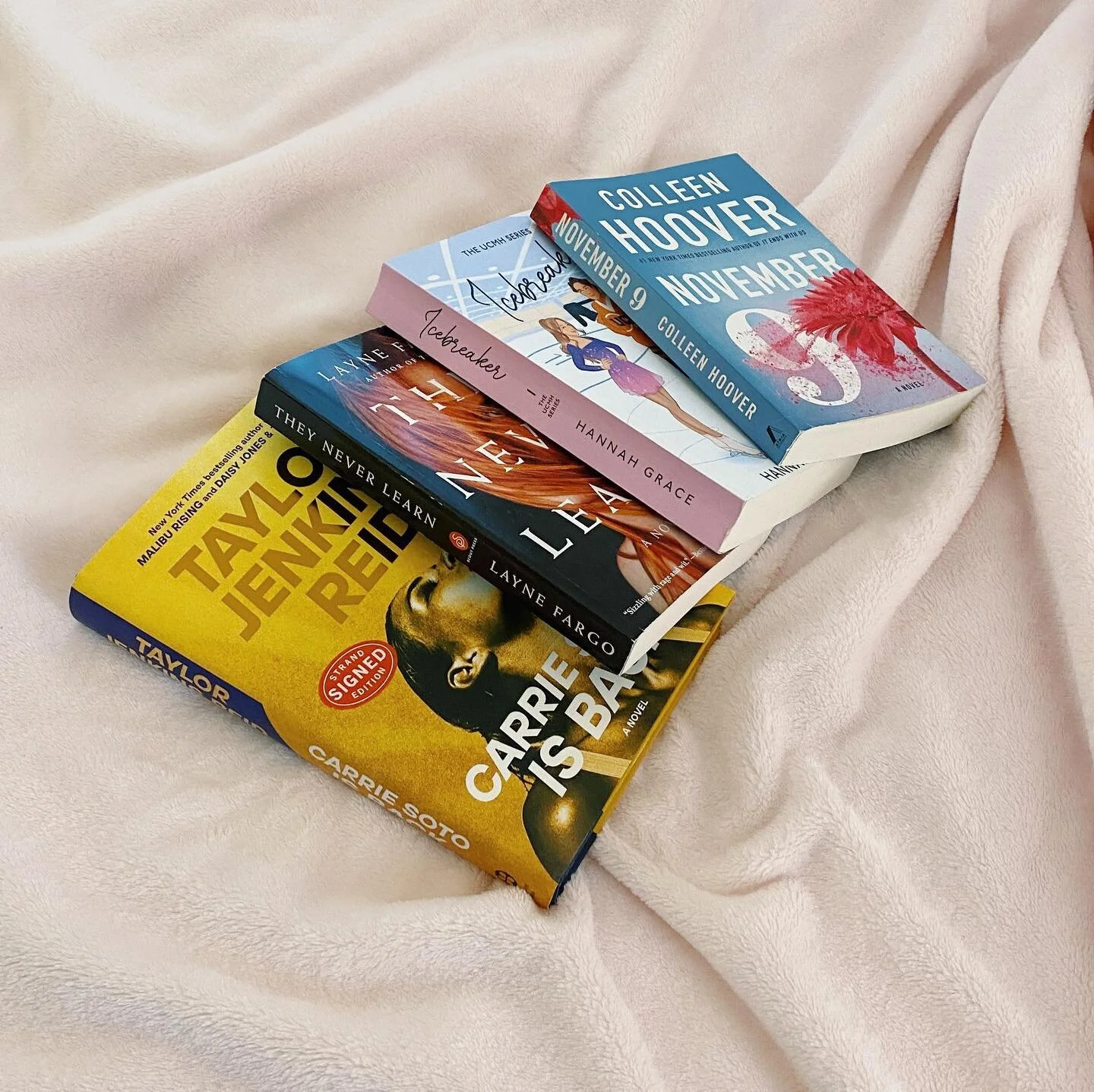 November Wrap Up..🫶🏼
I had a pretty good Reading month for the most part with 6 great books. So many good ones recently. The five star reads this month are some that I will not forget. I can’t believe we only have one more month left of the