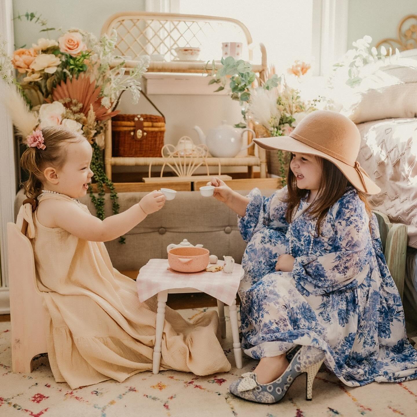 Happy Mother&rsquo;s Day! 
.
.
I wanted to do something cute for our Mother&rsquo;s Day shoot. So my girls got to wear my clothes. Ara picked out her favorite pair of my heels and we built an outfit around it. Rowie is wearing my dress and a necklace