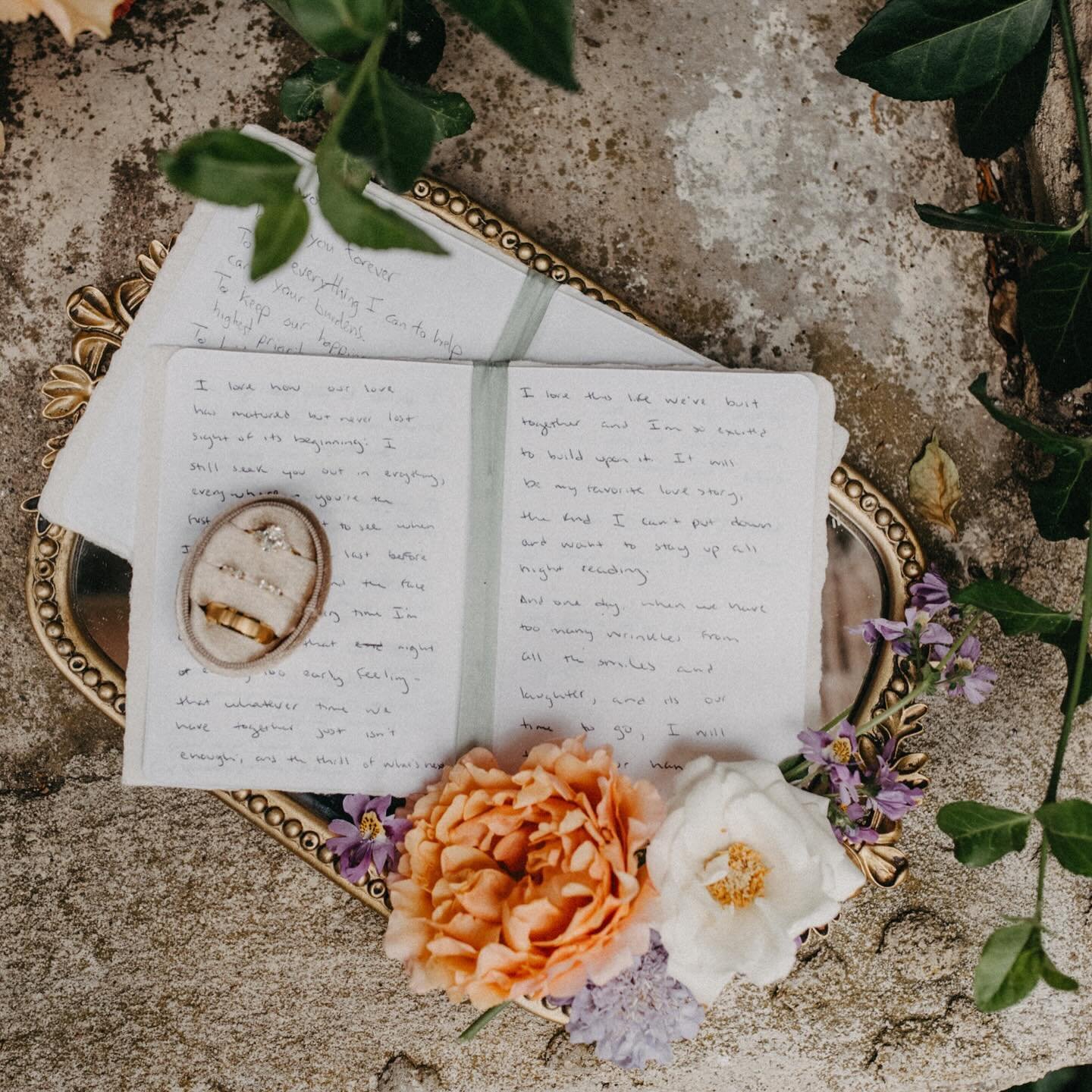 You know me. I&rsquo;m a sucker for details!
.
.
Bride: @bmcward
Planner: @designs.by.daisy
Florals: @wearewildflowers
Catering: @queenofheartscatering 
Dress: @vanclevebridal
Hair/Makeup: @Somethingyoubeauty 
Cake: @themastersbaker
2nd shooter: @ela
