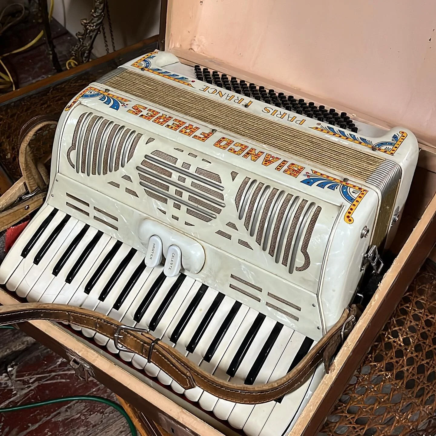 When I see an accordion, Alex Meixner always comes to mind. @alexmeixnerband