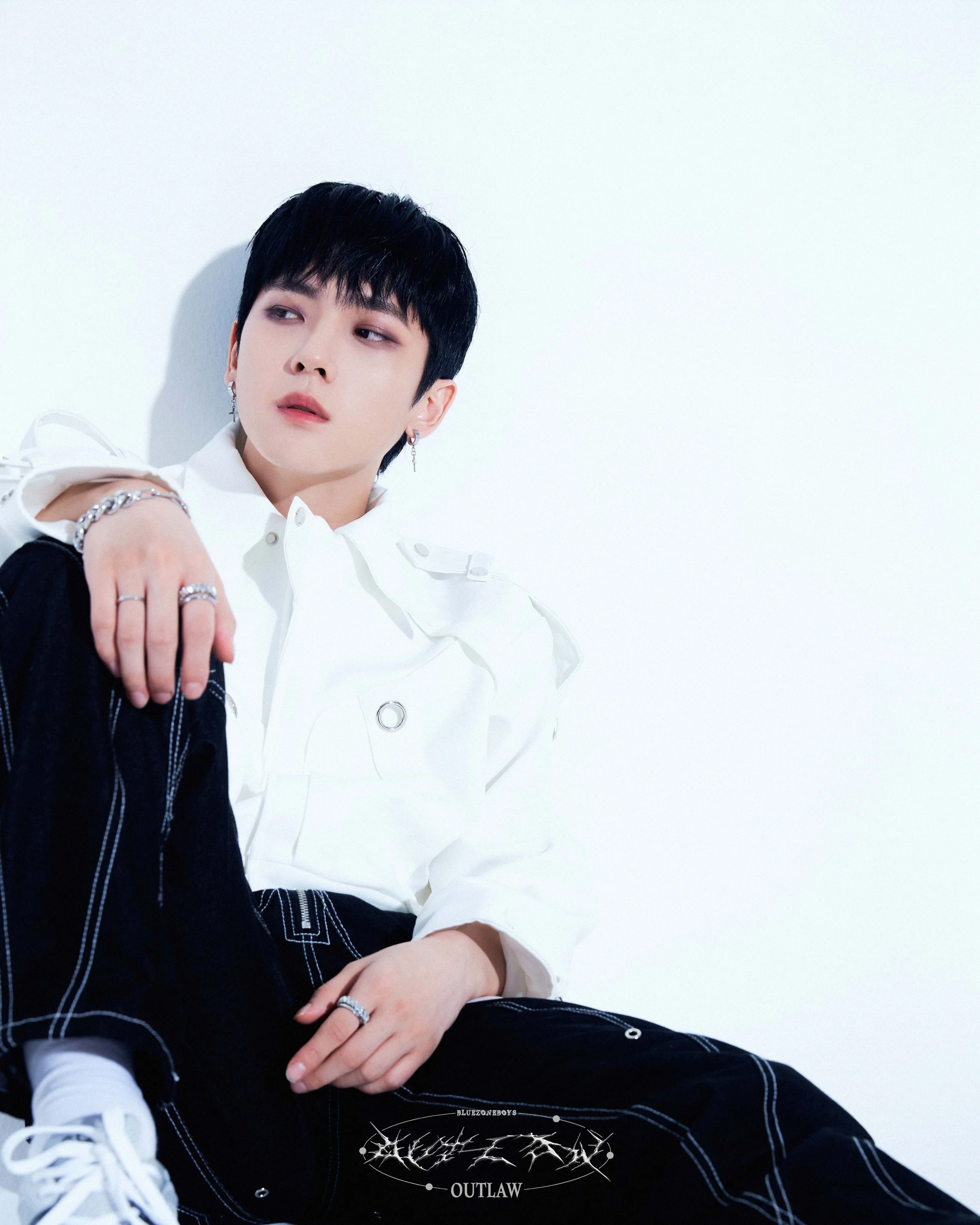 bz-boys-the-1st-mini-album-무법자-outlaw-individual-concept-v0-szmsp2f6uwfb1.jpg