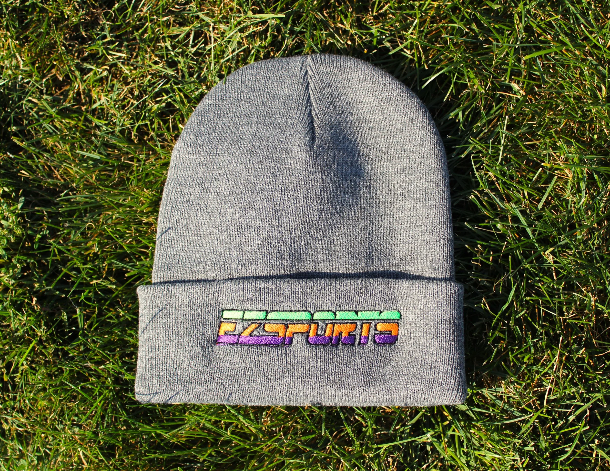 beanie_grey-grass.JPG