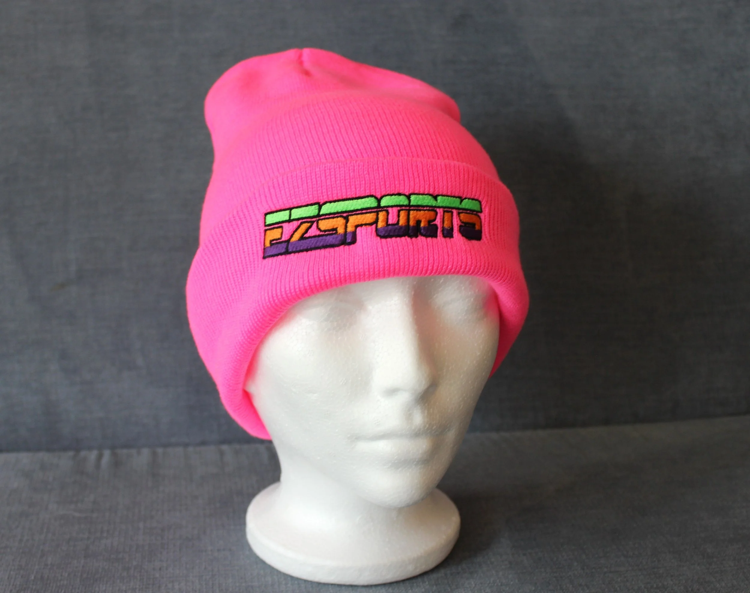 beanie_darkpink-head.JPG