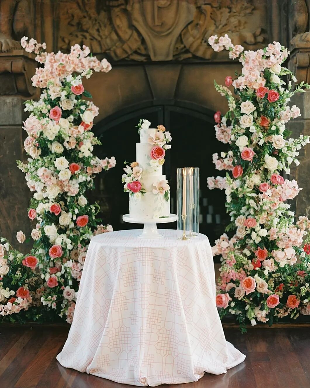 We're thrilled to announce the beautiful, vibrant wedding of Emily + Christian is now featured on StyleMePretty.com / @stylemepretty!
⠀
⠀
Vendors:

| Floral Design:&nbsp;Olivera Floral Design
|&nbsp;Wedding Dress:&nbsp;Ava Laurenne Bride&nbsp;
|&nbsp