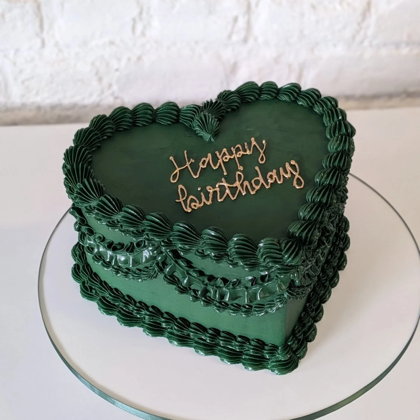 Two heart-shaped cakes we recently made!
⠀

⠀

⠀

⠀

⠀

⠀

⠀

⠀

⠀

⠀

#atinibitoldercake #atinibitolder🍸 #atinibitolder #martinicake #lambethcakes #lambethcakestyle #lambethcakedesign #lambethheartcake #lambethstylecake #marieantoinettecake #mariea