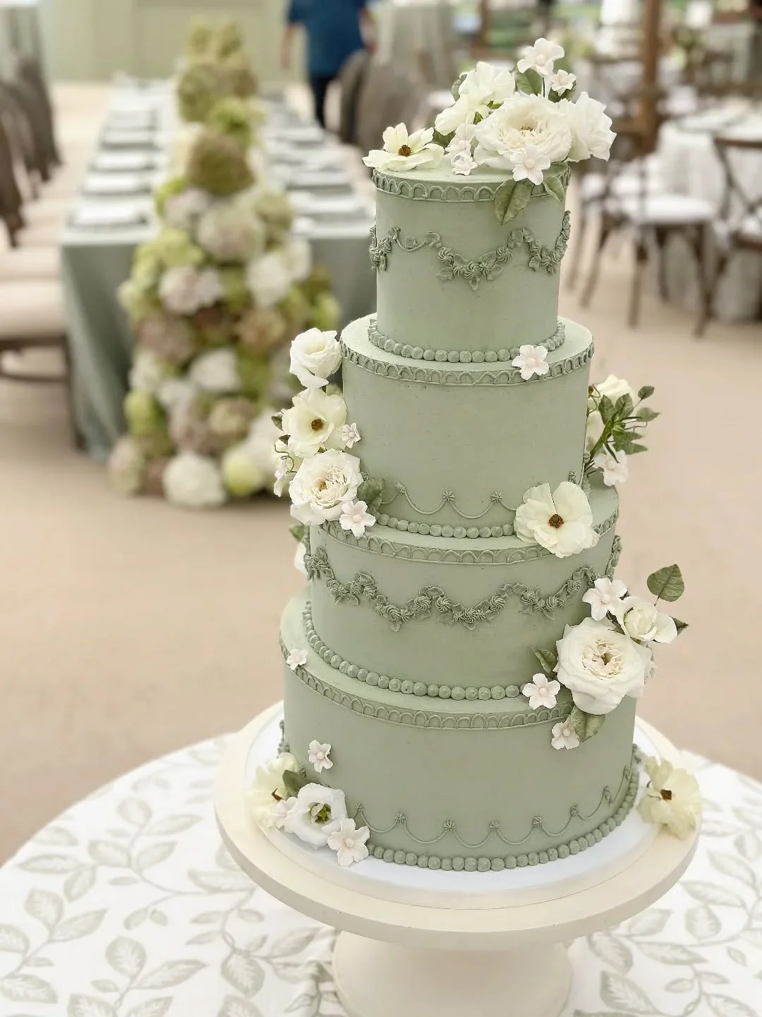 A gorgeous sage green cake with a mix of fresh florals + sugar flowers!
⠀

⠀

⠀

⠀

⠀

⠀

⠀

⠀

⠀

⠀

#richmondwedding #richmondweddings #rvawedding #rvaweddings #rvaweddingcake #rvaweddingcakes #richmondvawedding #richmondvaweddings #rvacake #rvacak