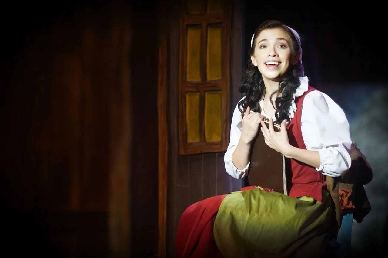 Ella in "Cinderella" in the Mexican Production