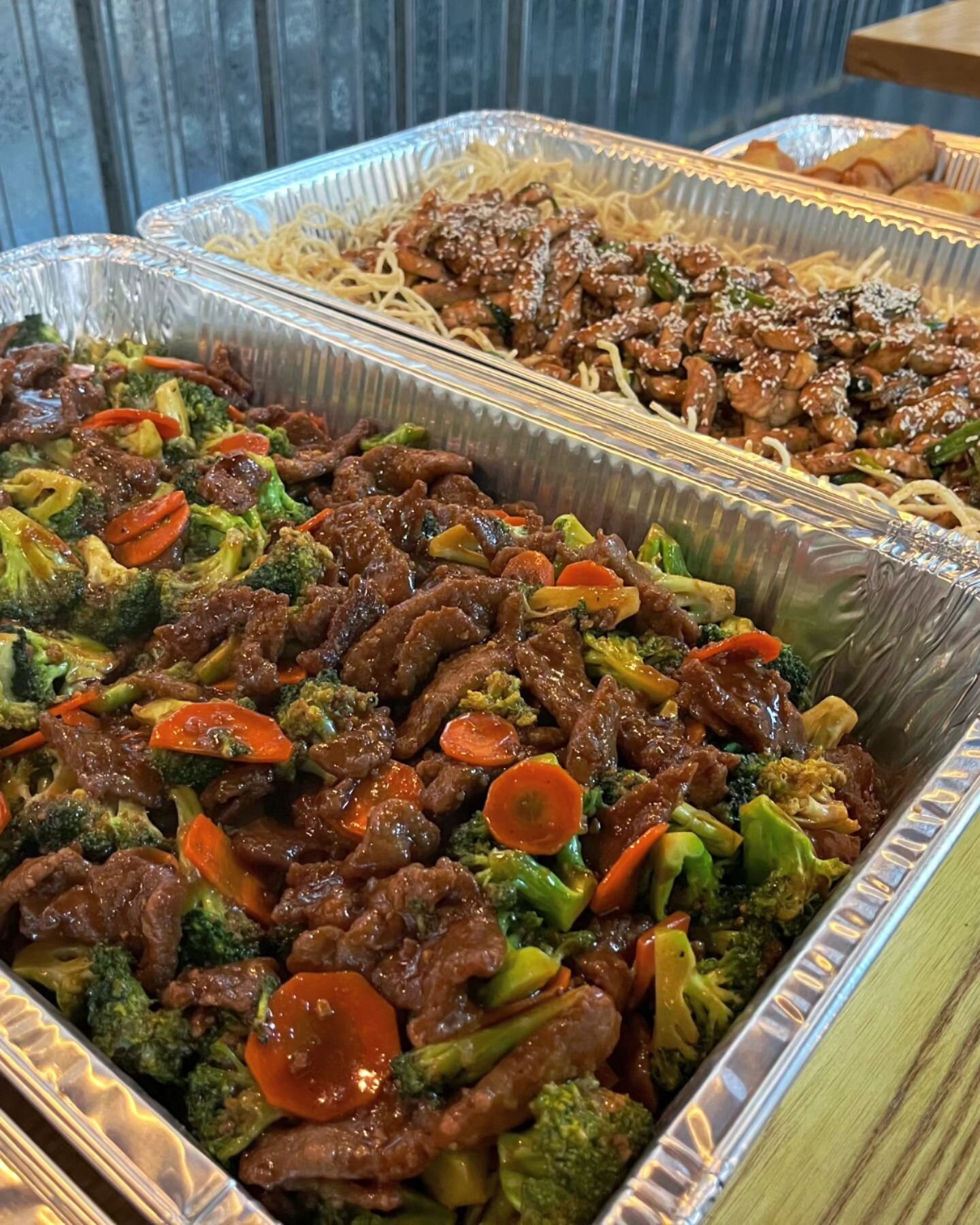 With all the holiday parties coming up and family coming into town, we're your perfect choice!

Just get a whole tray of lo mein for everyone to share! 

#portlandtxeats #portlandtx #thericehat #thericehattx