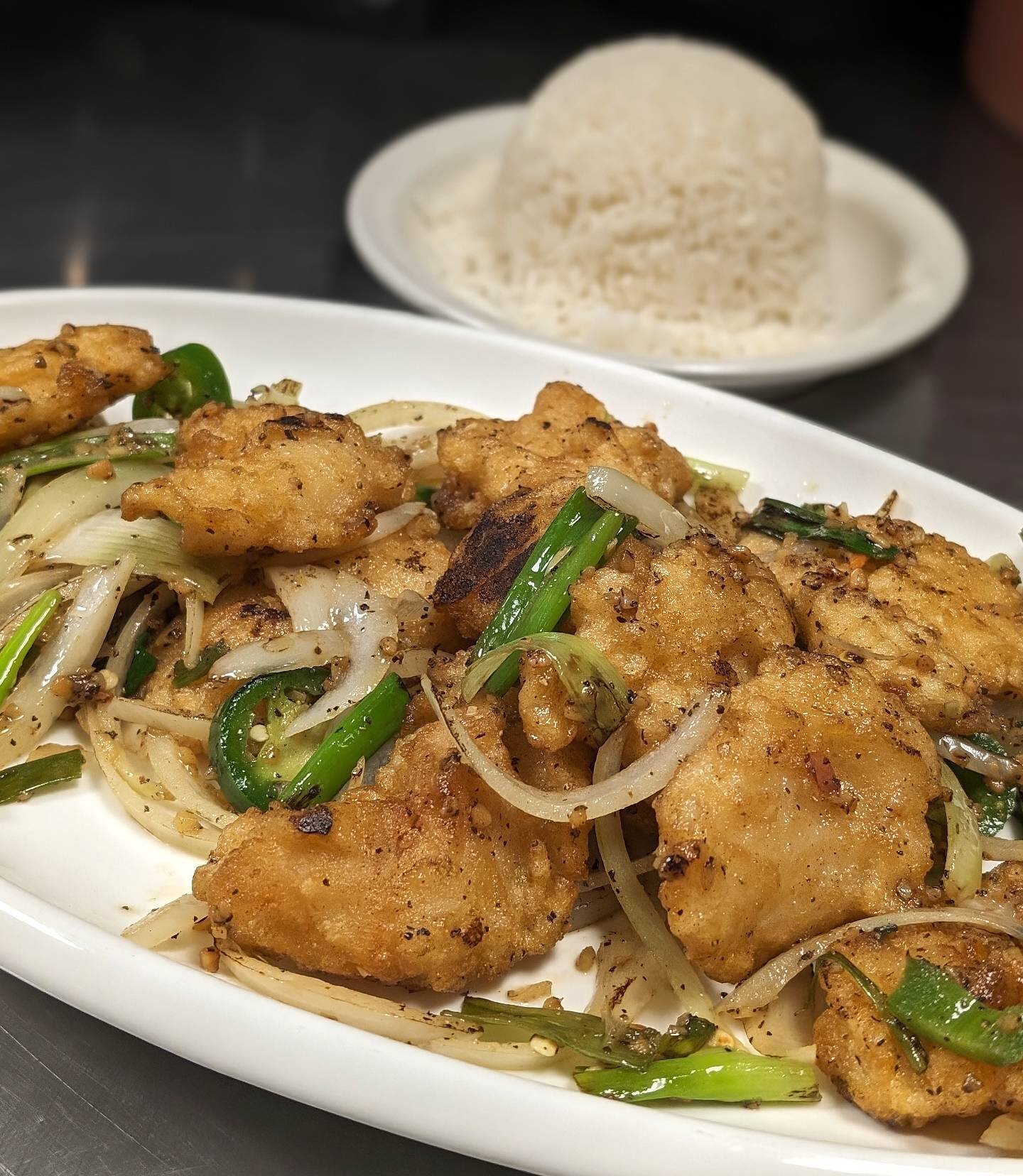 It's Fish Friday! 
Come by and try one of the delicious fish or shrimp dishes we offer. 🍤🍤🍤
Pictured here is our crispy Salt n Pepper Fish! 

A perfectly tempura battered dish, thats tossed with a simple seasoning of salt and pep.