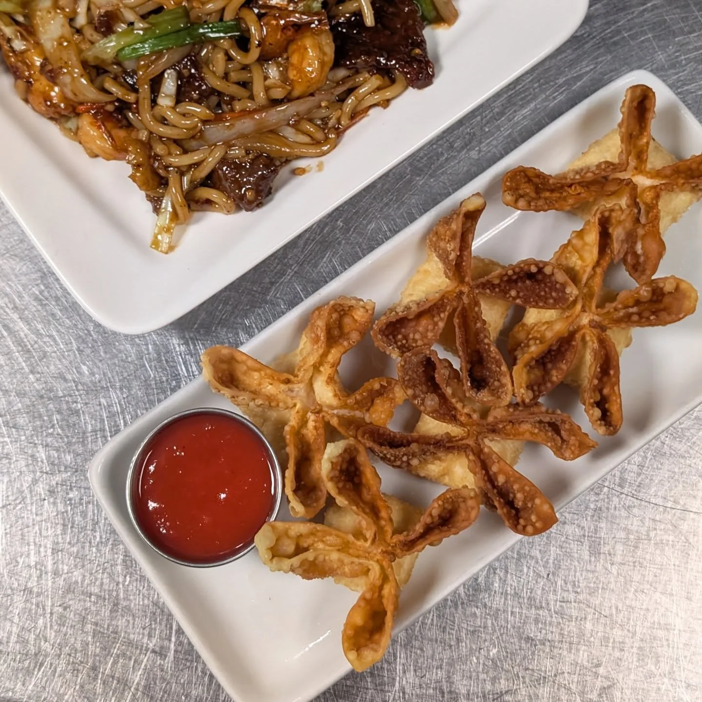 April fools! No worries everyone, these crab rangoons are here to stay. We will search the seas far and wide for the last crab before we take these off the menu! 

Our crab rangoons are made in house. Crimped by hand. &hearts;️🦀

📍The Rice Hat 
170
