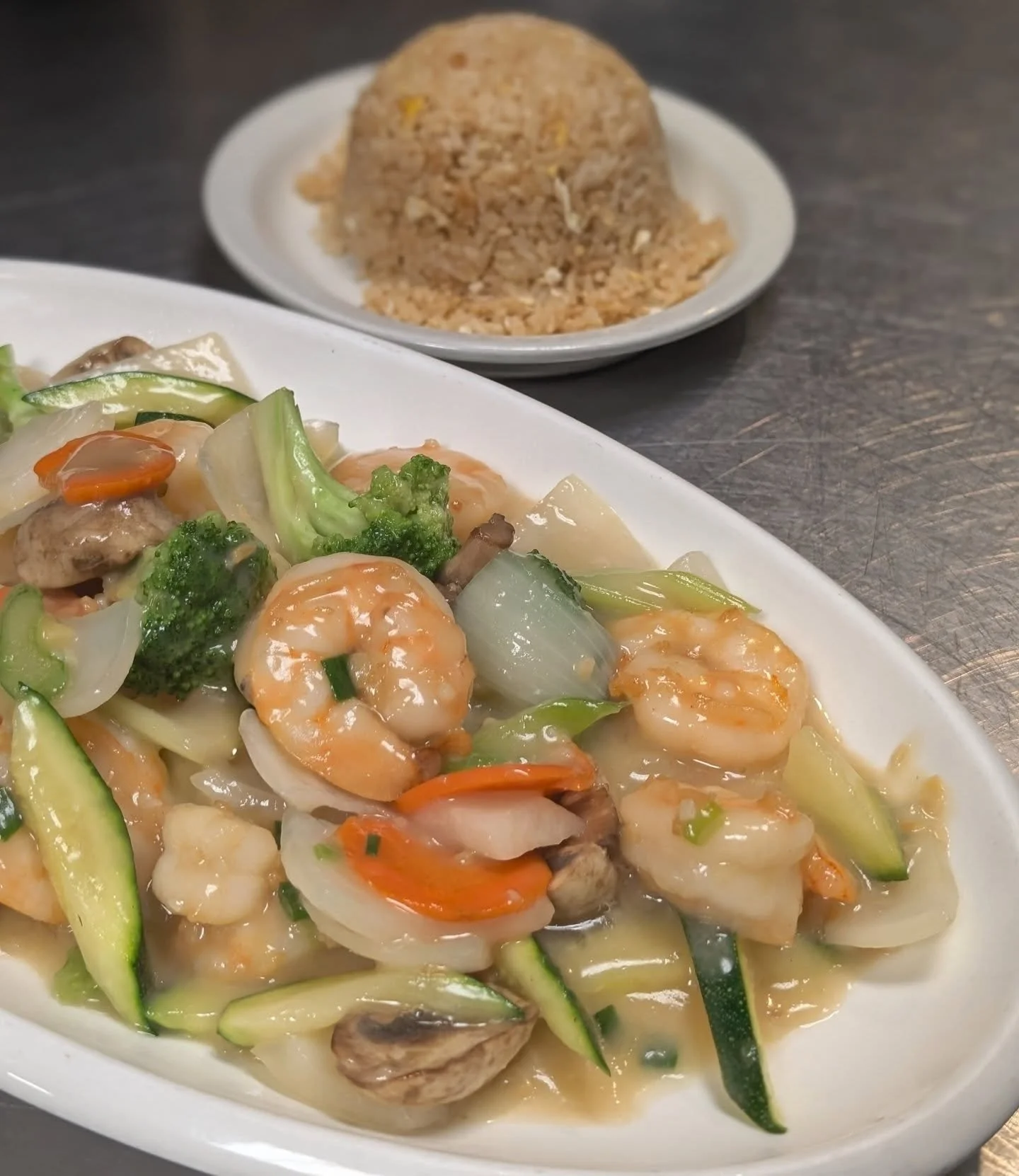 Come shell-brate the end of the week with us! Our food is shrimply the best. 🍤🥡

Pictured here: Garlic butter shrimp. Served with steamed or fried rice. 

Reminder that we can substitute meats on most dishes. Want a happy family but can't have chic