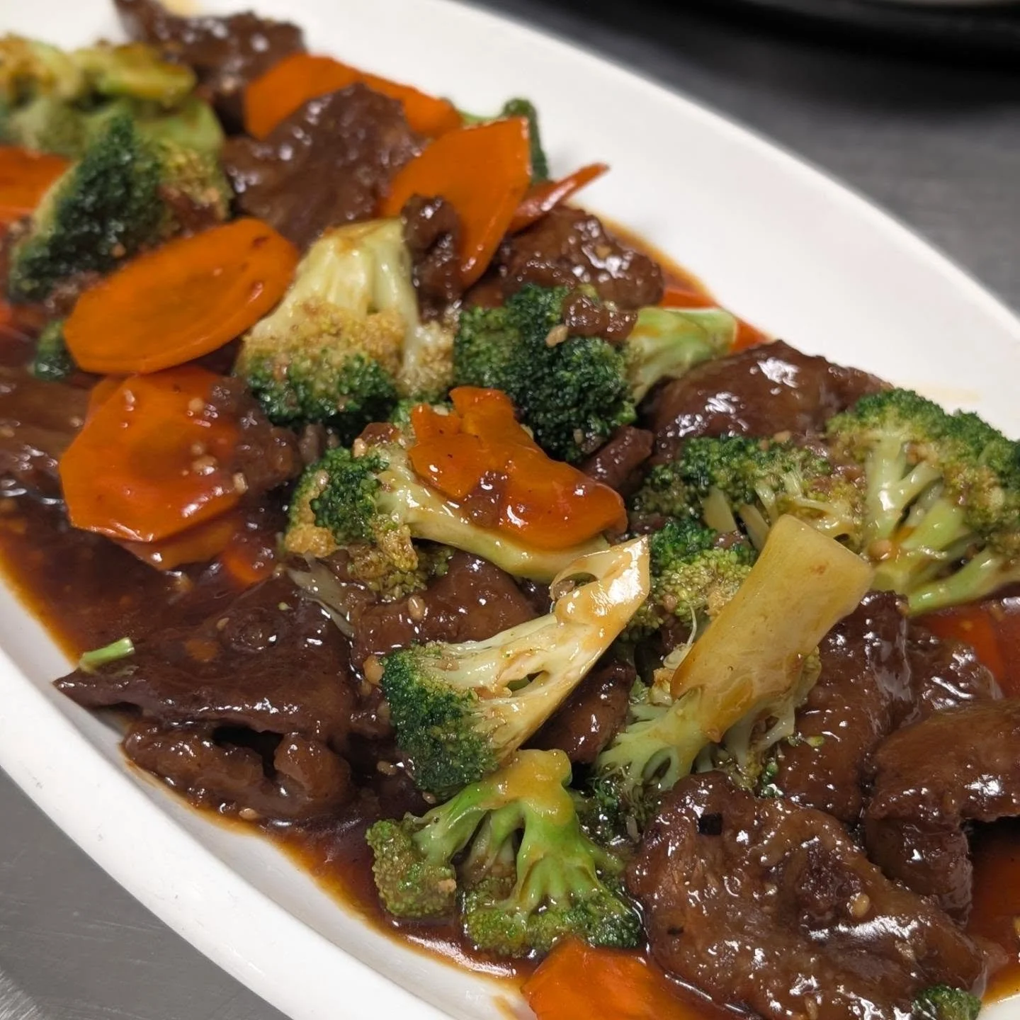 Voting makes you hungry, you should come in and eat with us for dinner. 💙❤️🤍

Pictured here: Beef &amp; Broccoli 🥦 

📍The Rice Hat&nbsp;

1702 US 181 A9 Portland, TX 78374&nbsp;

Mon - Sat 11am to 8:30pm&nbsp;

Sunday CLOSED

📞361-977-2075