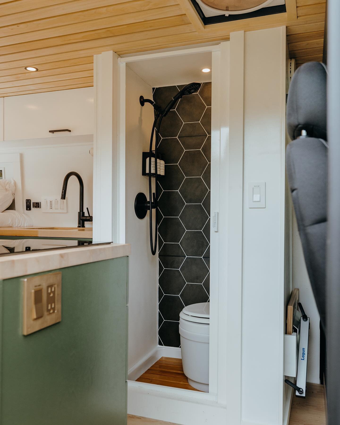 Indulge in van life luxury with Noma&rsquo;s full bathrooms 🚿✨

Our thoughtfully designed bathrooms offer the utmost convenience for your on-the-go lifestyle. 

Experience the pinnacle of van life bathroom perfection:
✅ Full-size dry flush toilet - 