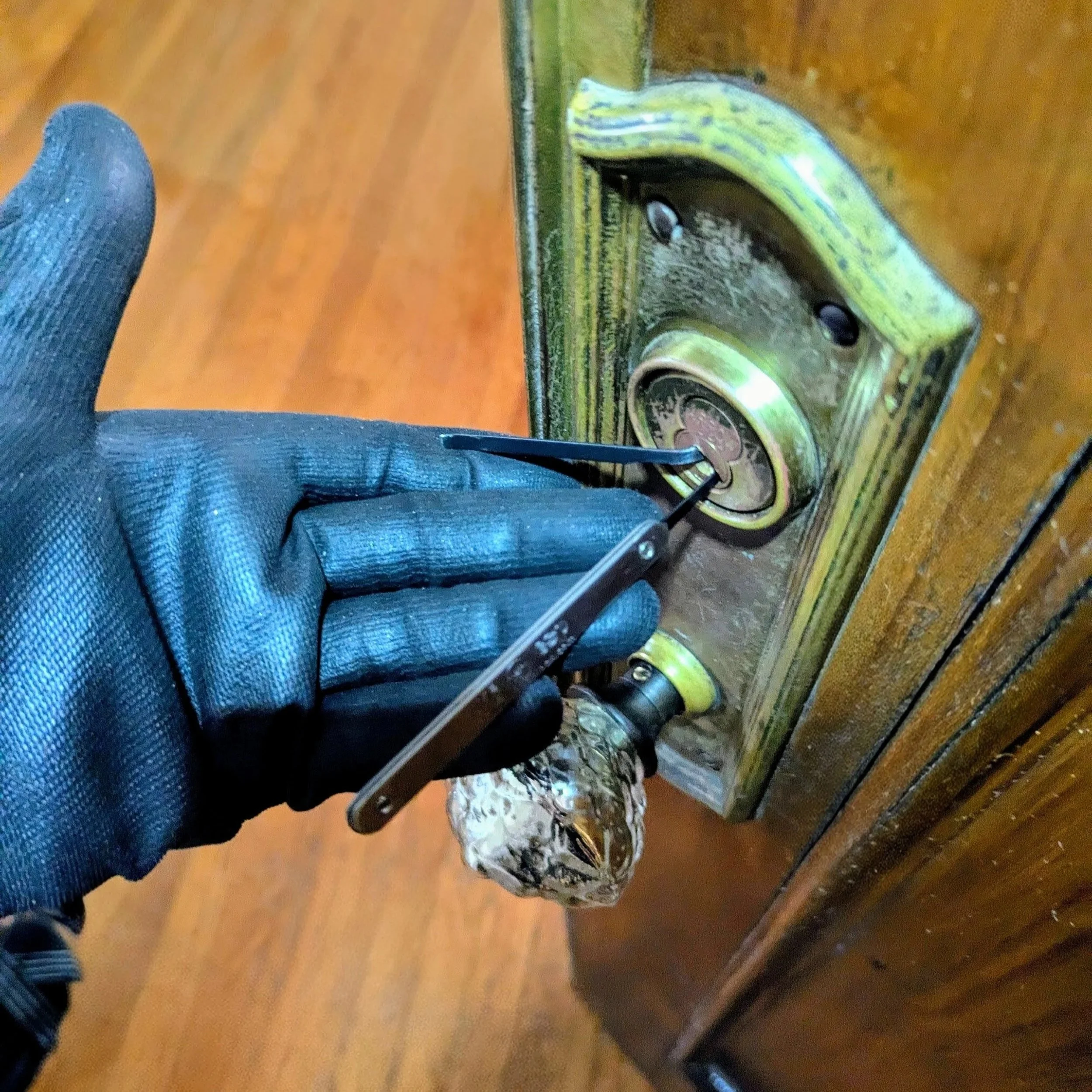 Why It’s Important to Hire a Professional Locksmith If You’re Locked Out (of your house, office, bedroom, etc.)