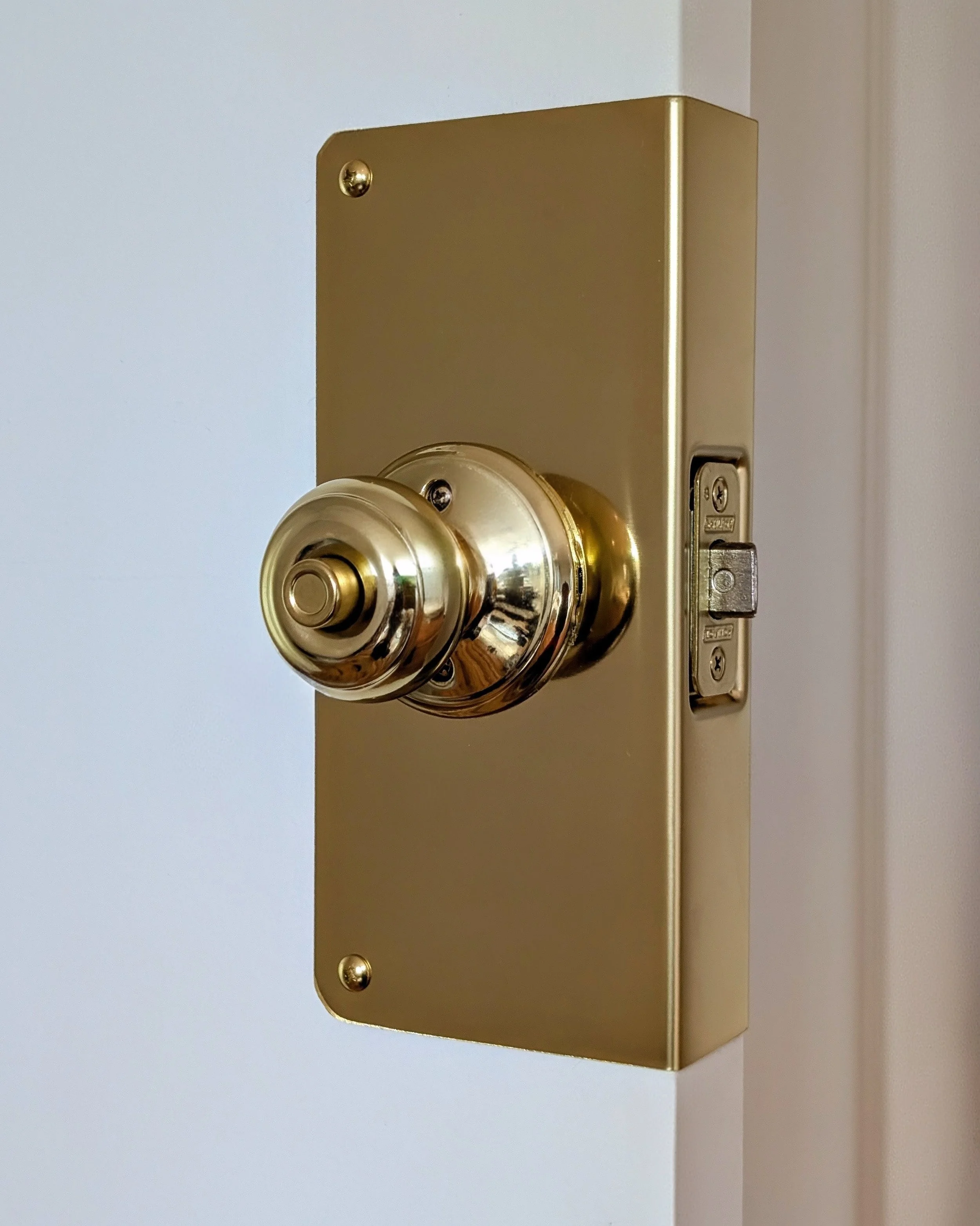 Replacing an Outdated Lock with a High-Quality Modern Doorknob in Newton, MA