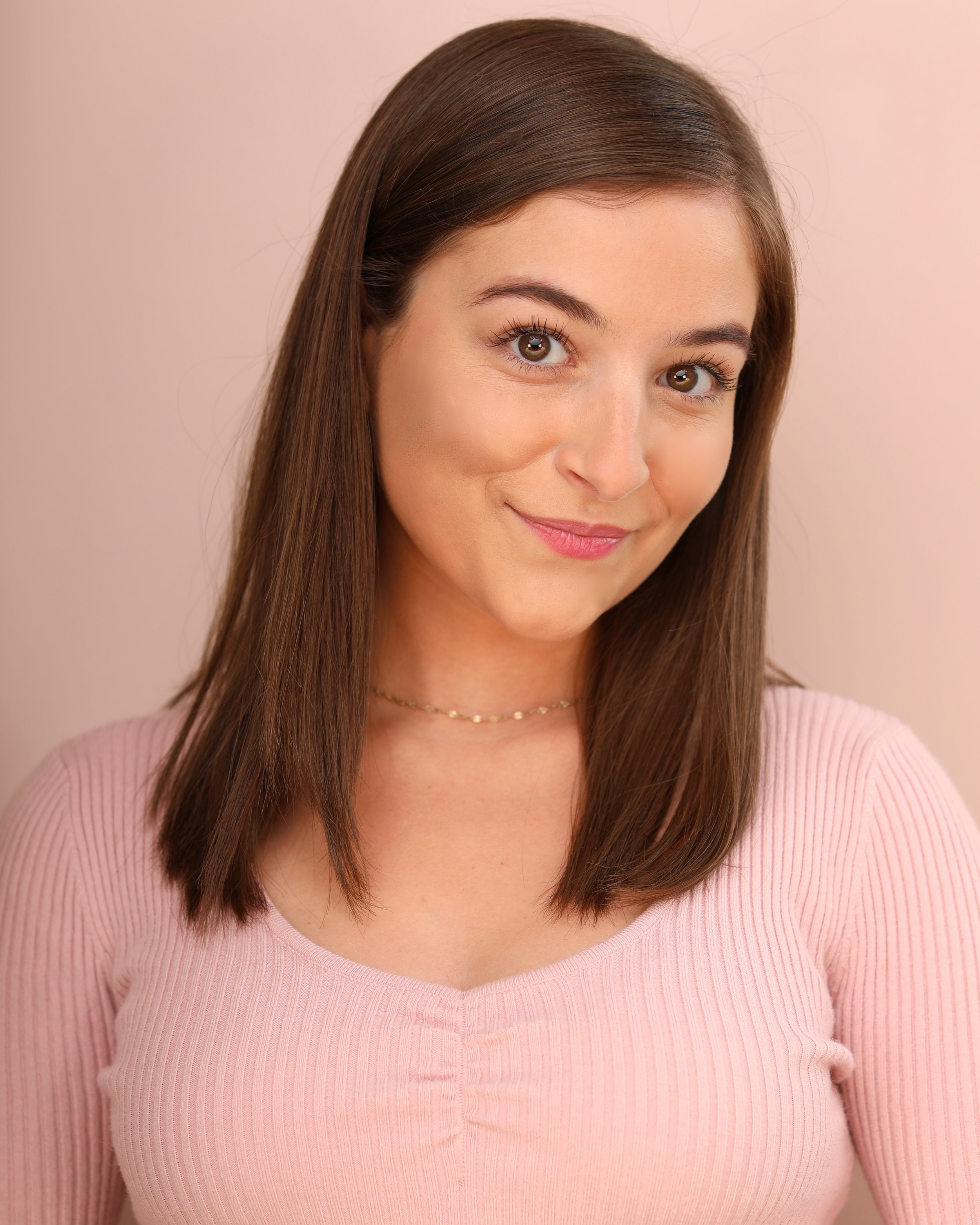 izzy headshot 8.jpeg