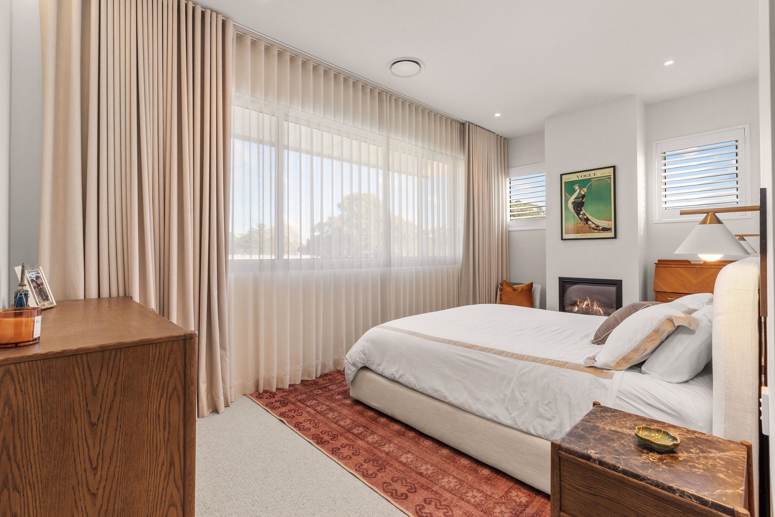 A calm, generous retreat where natural light, warm timber and soft finishes create a sense of comfort.