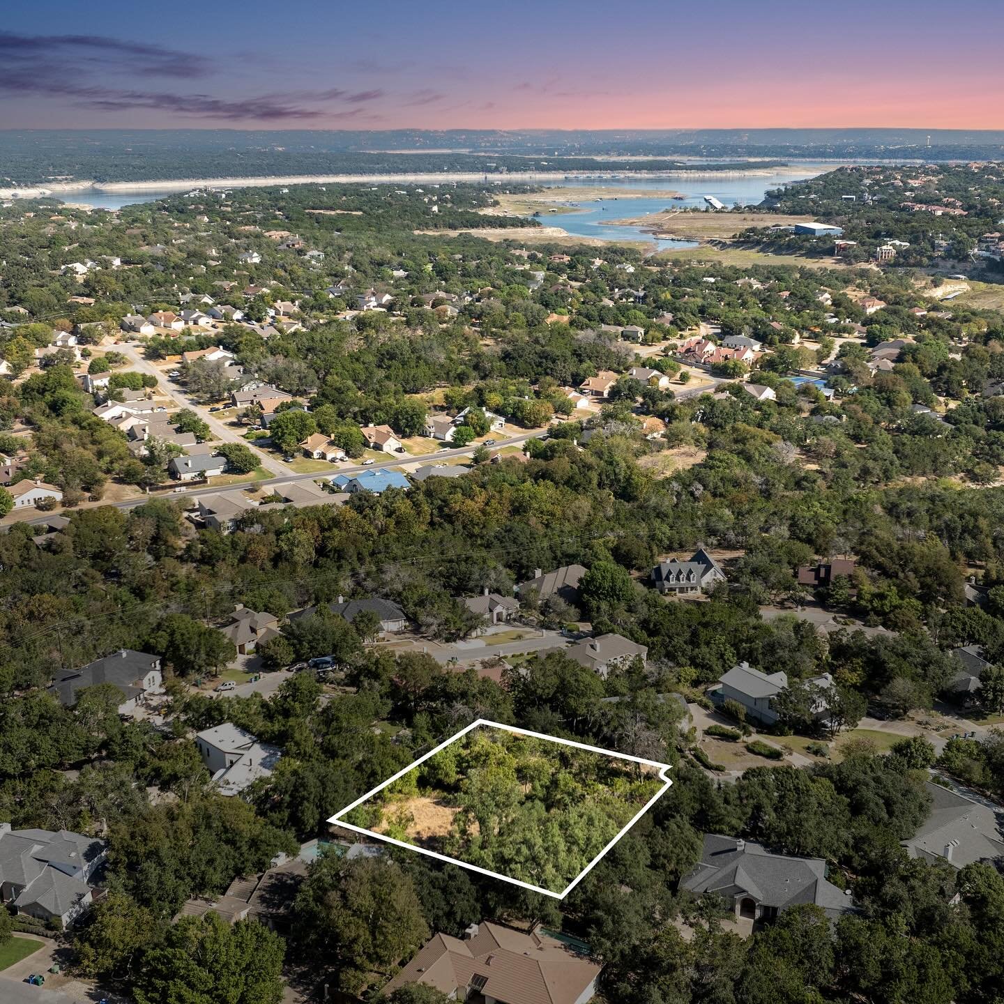 💫 NEW Lot | Old Lakeway
This half-acre cul-de-sac lot is ready for your vision, and it&rsquo;s a rare find in old Lakeway! With the build site, proximity to Hamilton Greenbelt and quick access to 620, this lot supports the potential for a high value