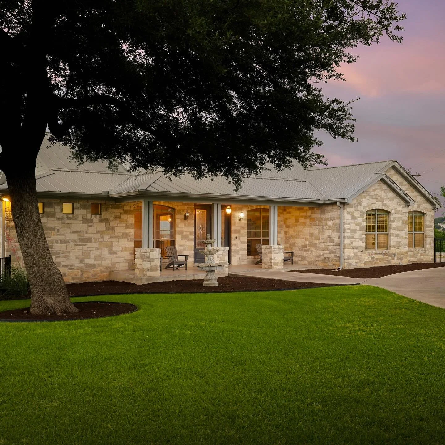 Hilltop Haven
Perched above it all, 22238 Oban isn&rsquo;t just a home&mdash;it&rsquo;s a front-row seat to the Texas sky.
Lake Travis views. Stillness. Space. Soul.
Crafted for open skies and quiet nights, this hilltop haven captures everything we l