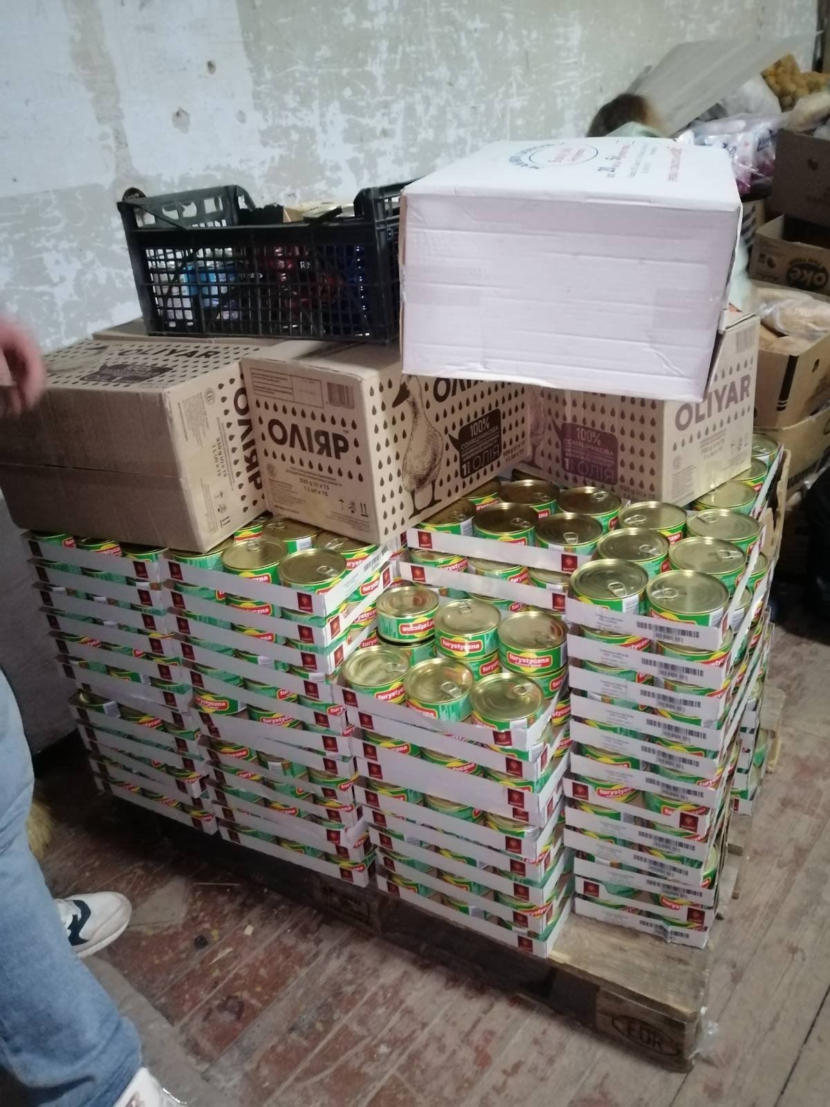 Unloading food items at the church in Zaporizhzhia